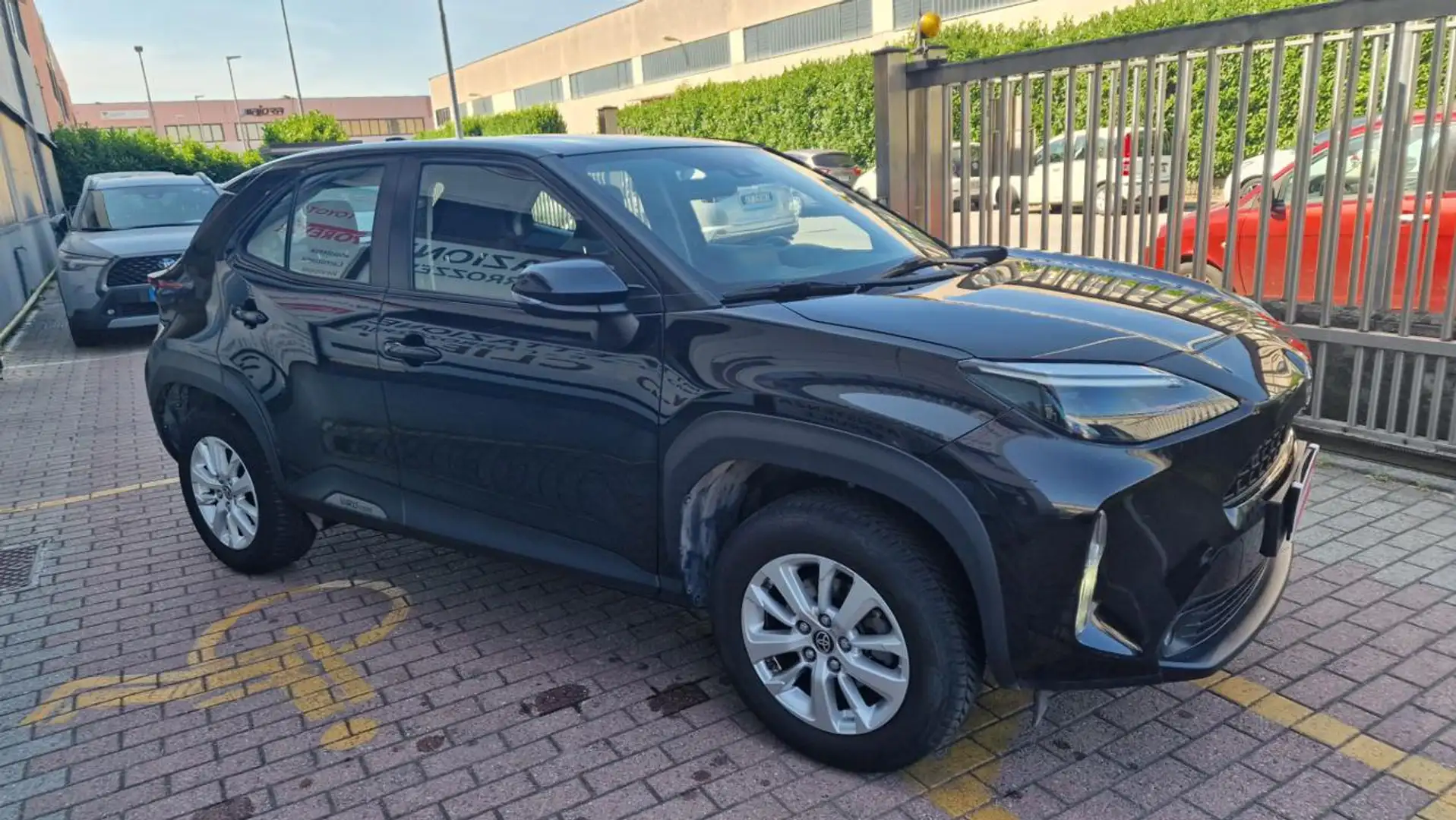 Toyota Yaris Cross 1.5 Hybrid 5p. E-CVT Business Nero - 2