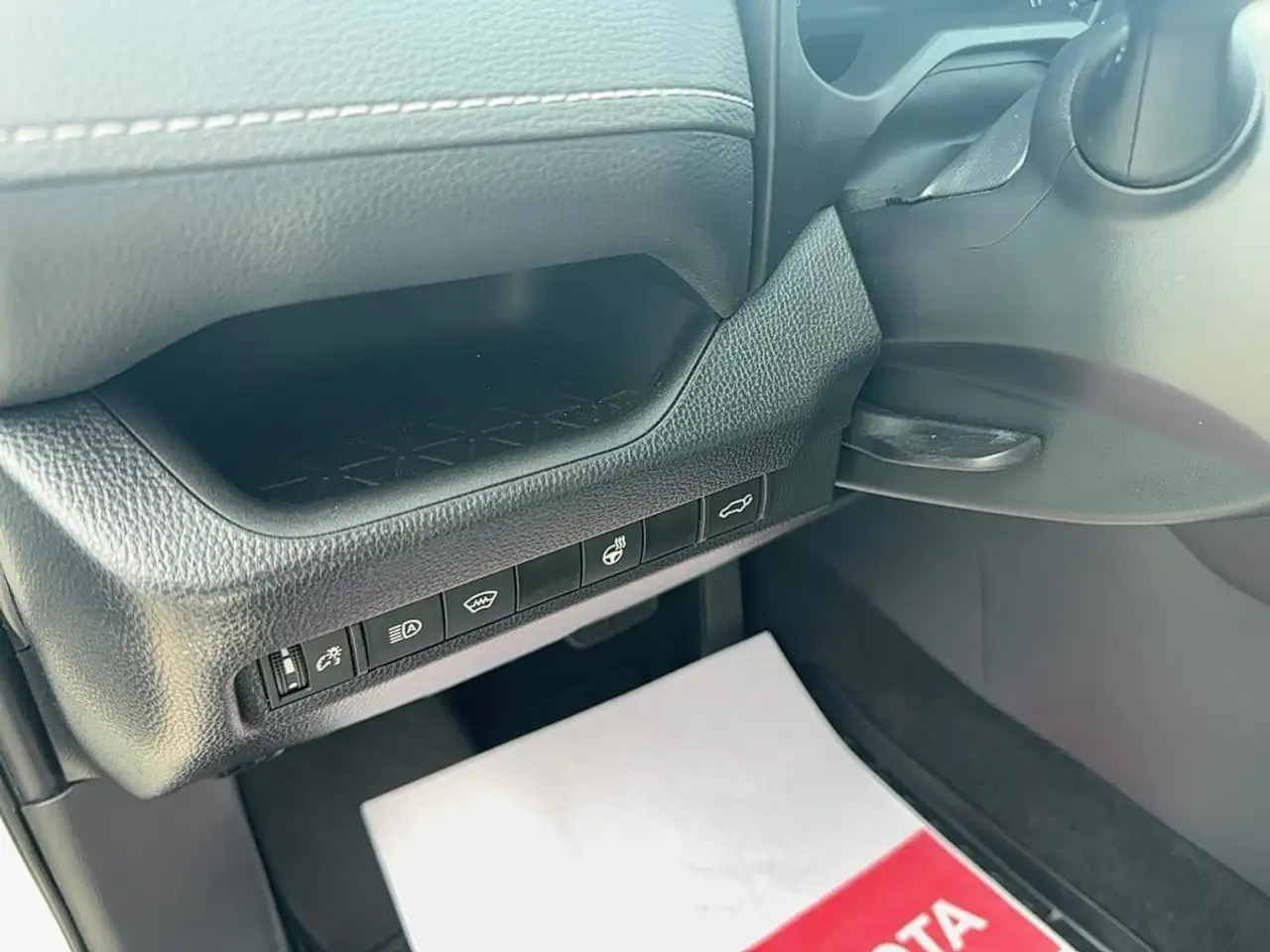 Toyota RAV 4 снимка Toyota RAV 4