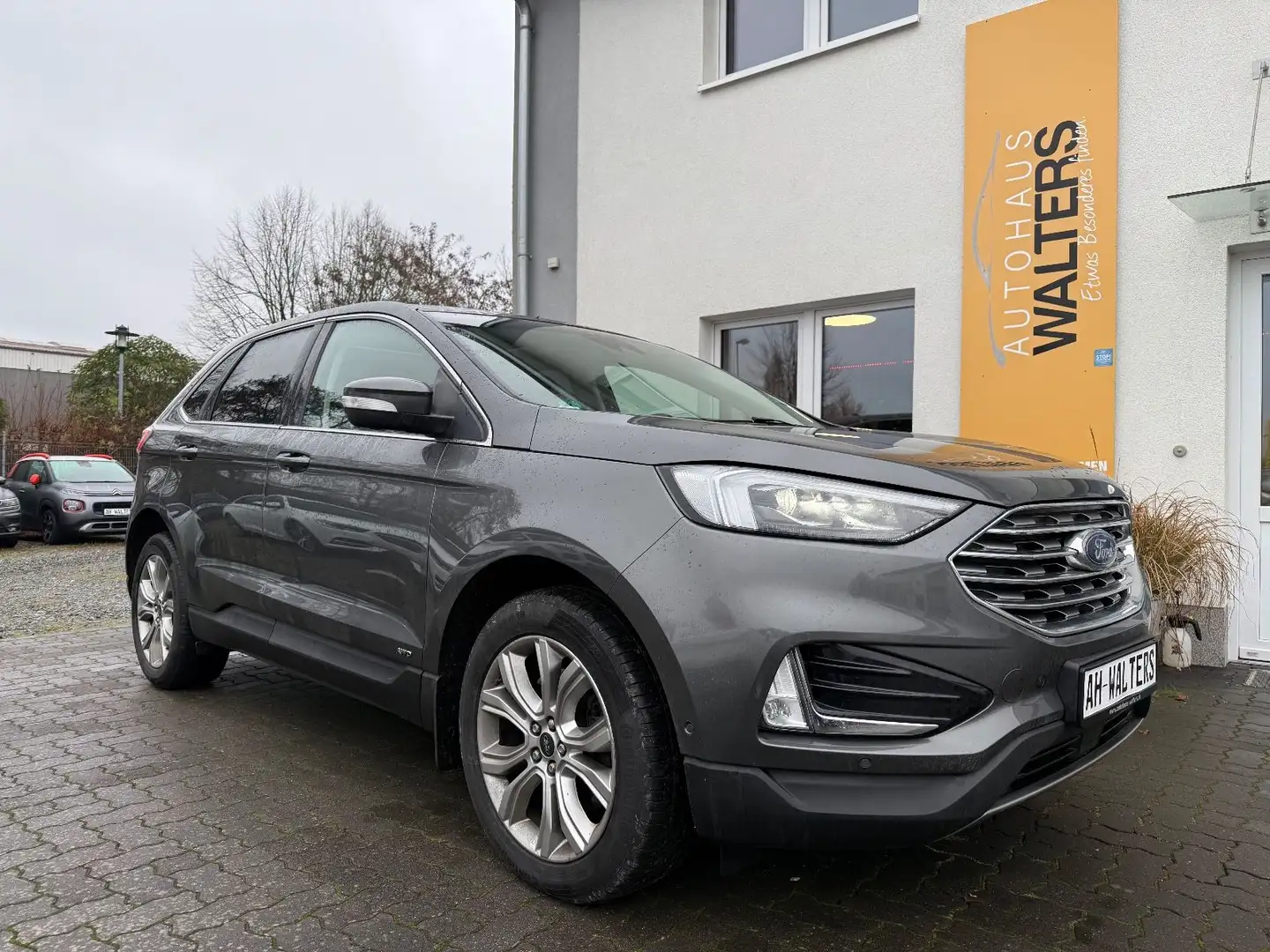Ford Edge Titanium 4x4=Pano-Leder-Carplay-Navi-AHK= Grau - 1