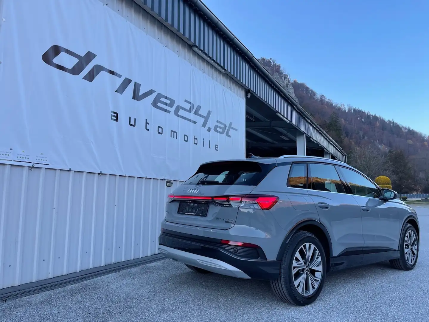 Audi Q4 e-tron 50 e-tron quattro MATRIX SPORTSITZE Assistenz Grau - 2