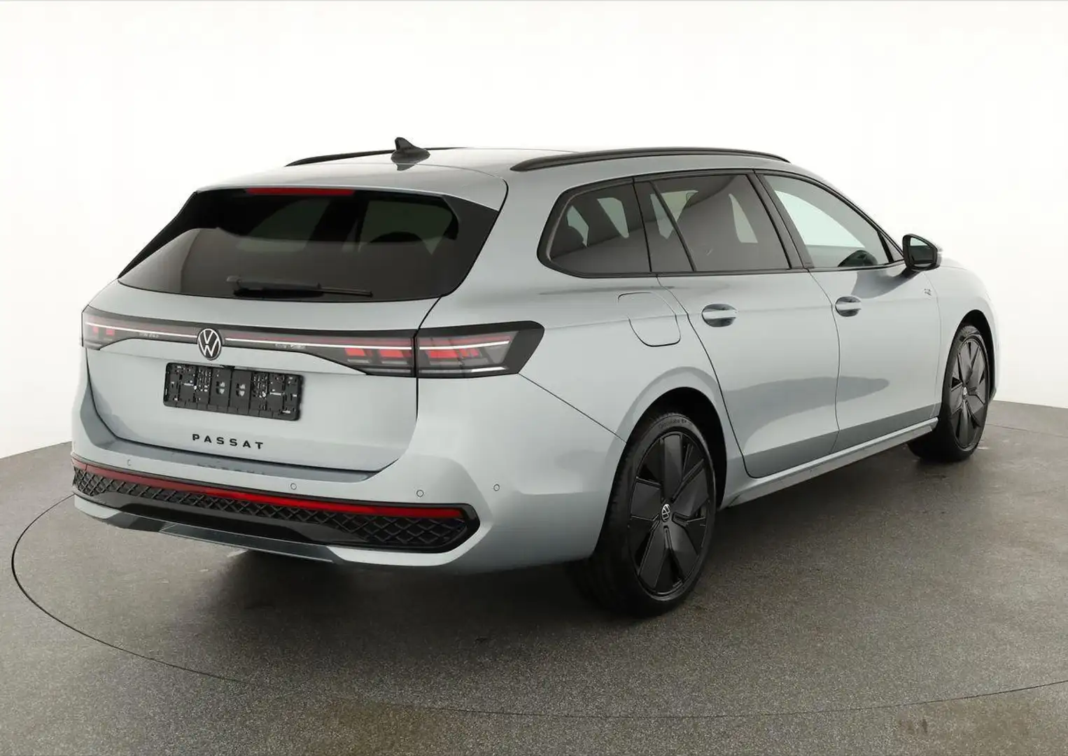 Volkswagen Passat Variant 1.5 TSI eHybrid 200 kW R-Line Black, Pano, AHK,... Plateado - 2