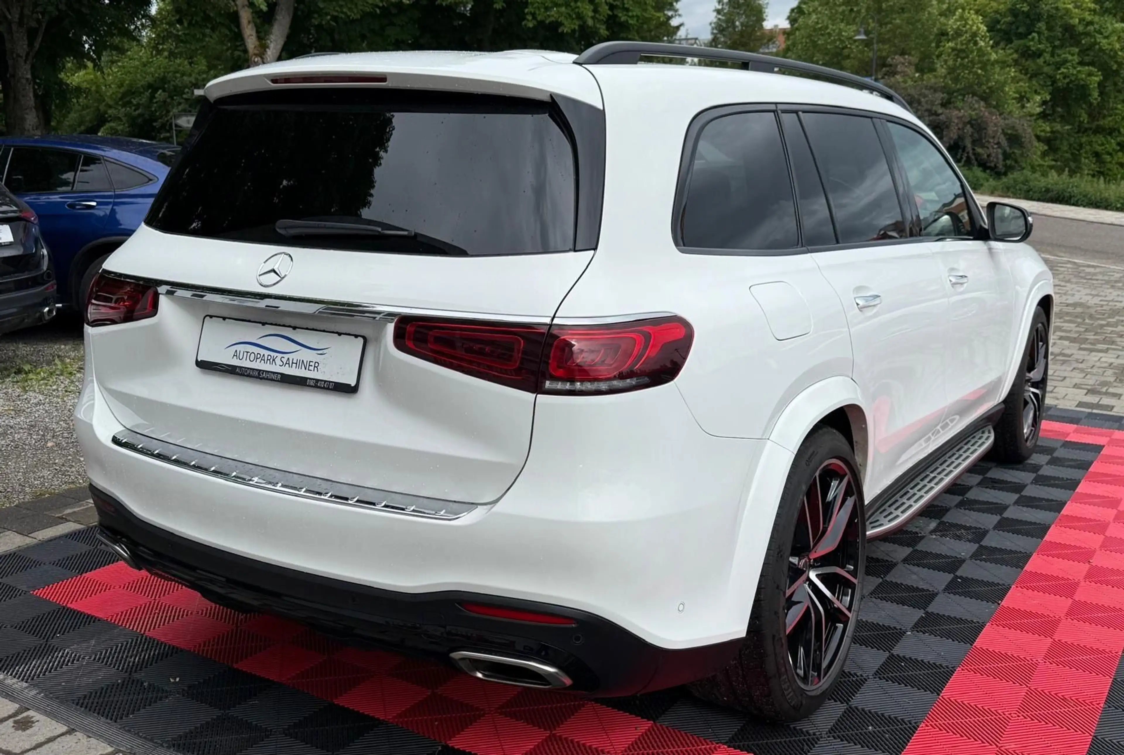 Mercedes-Benz GLS 580 AMG*4M*360°*PANO*LUFT* — photo 12