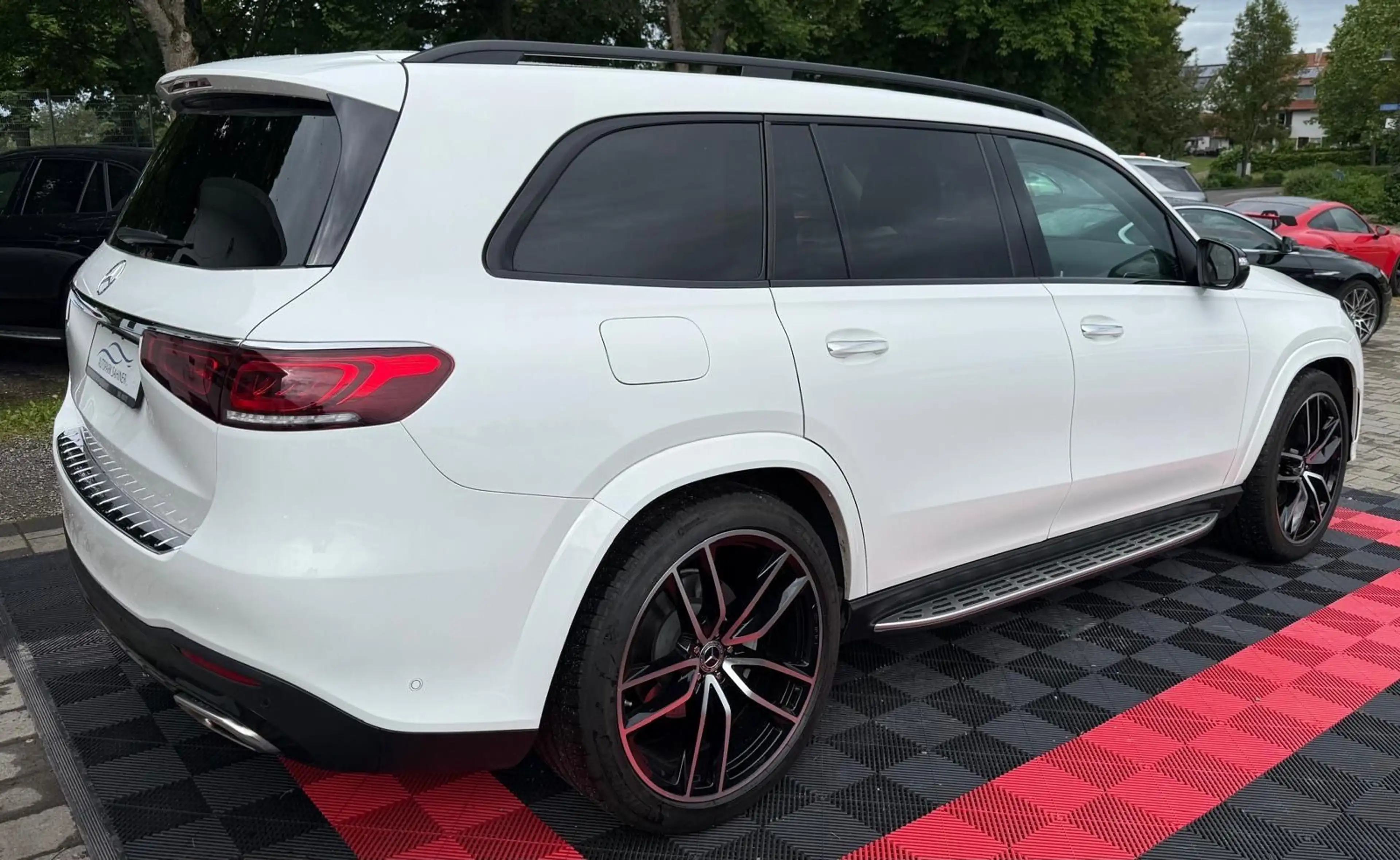 Mercedes-Benz GLS 580 AMG*4M*360°*PANO*LUFT* — photo 13