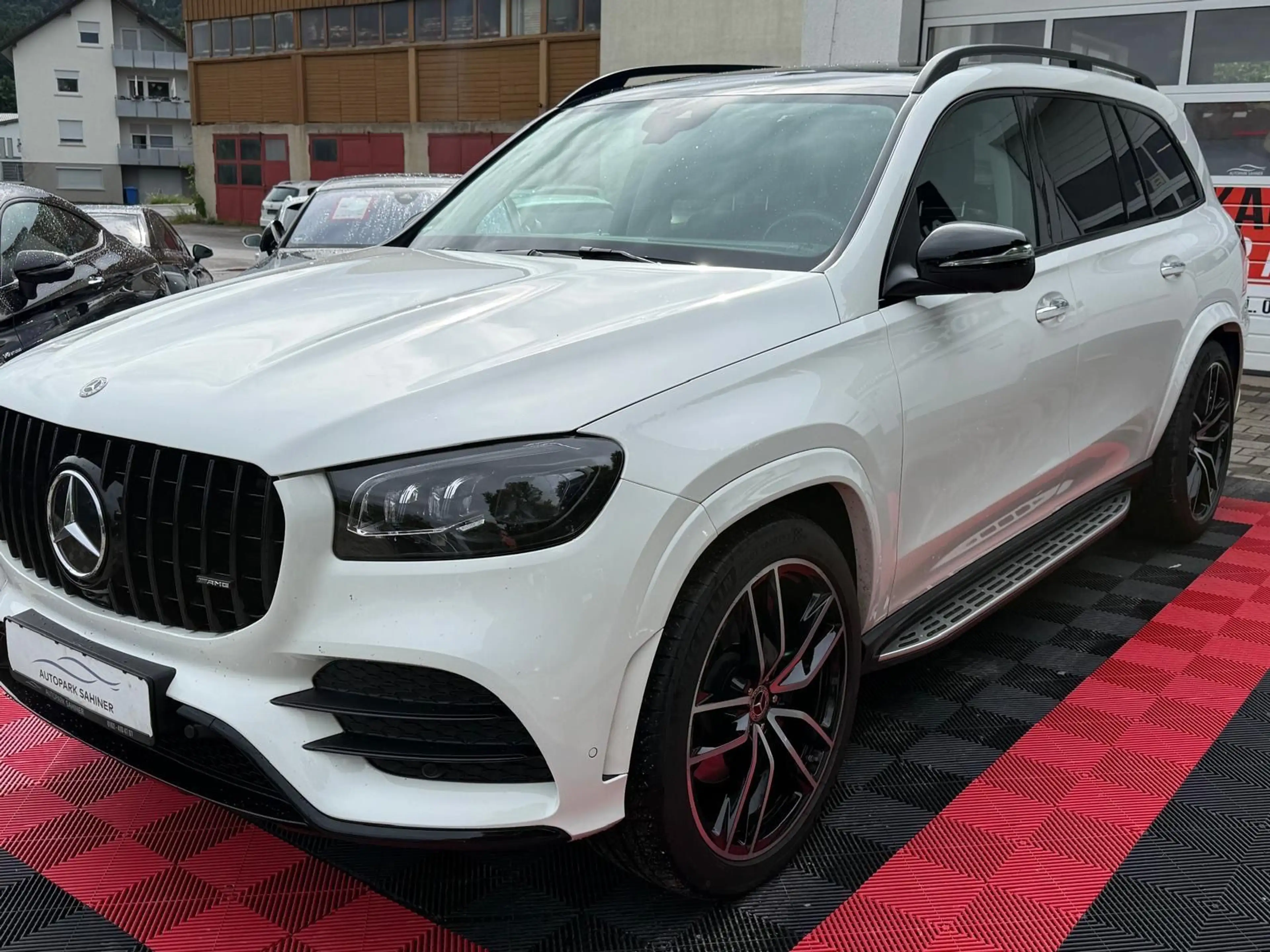 Mercedes-Benz GLS 580 AMG*4M*360°*PANO*LUFT* — photo 7