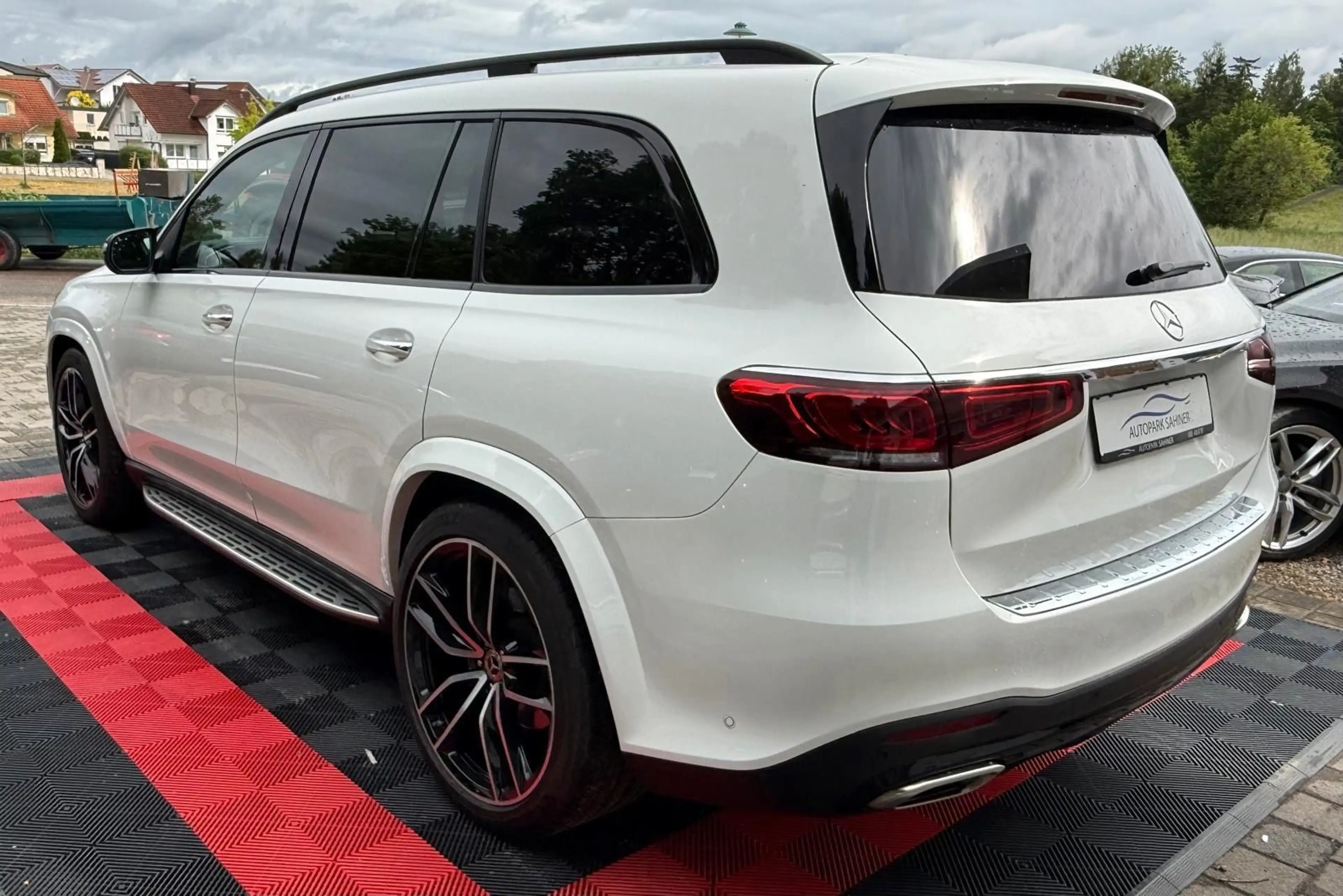 Mercedes-Benz GLS 580 AMG*4M*360°*PANO*LUFT* — photo 11