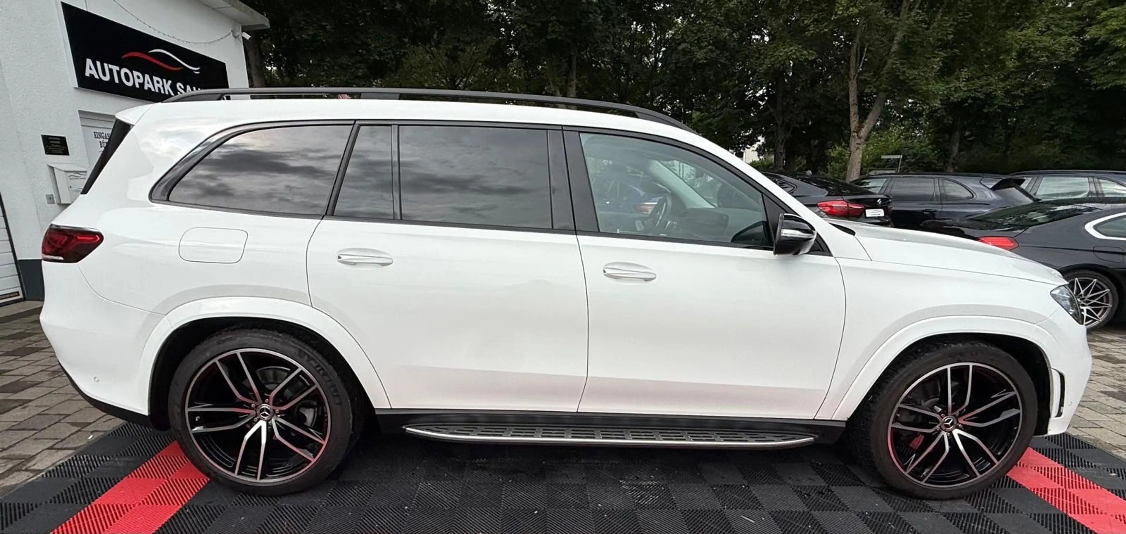 Mercedes-Benz GLS 580 AMG*4M*360°*PANO*LUFT* — photo 9