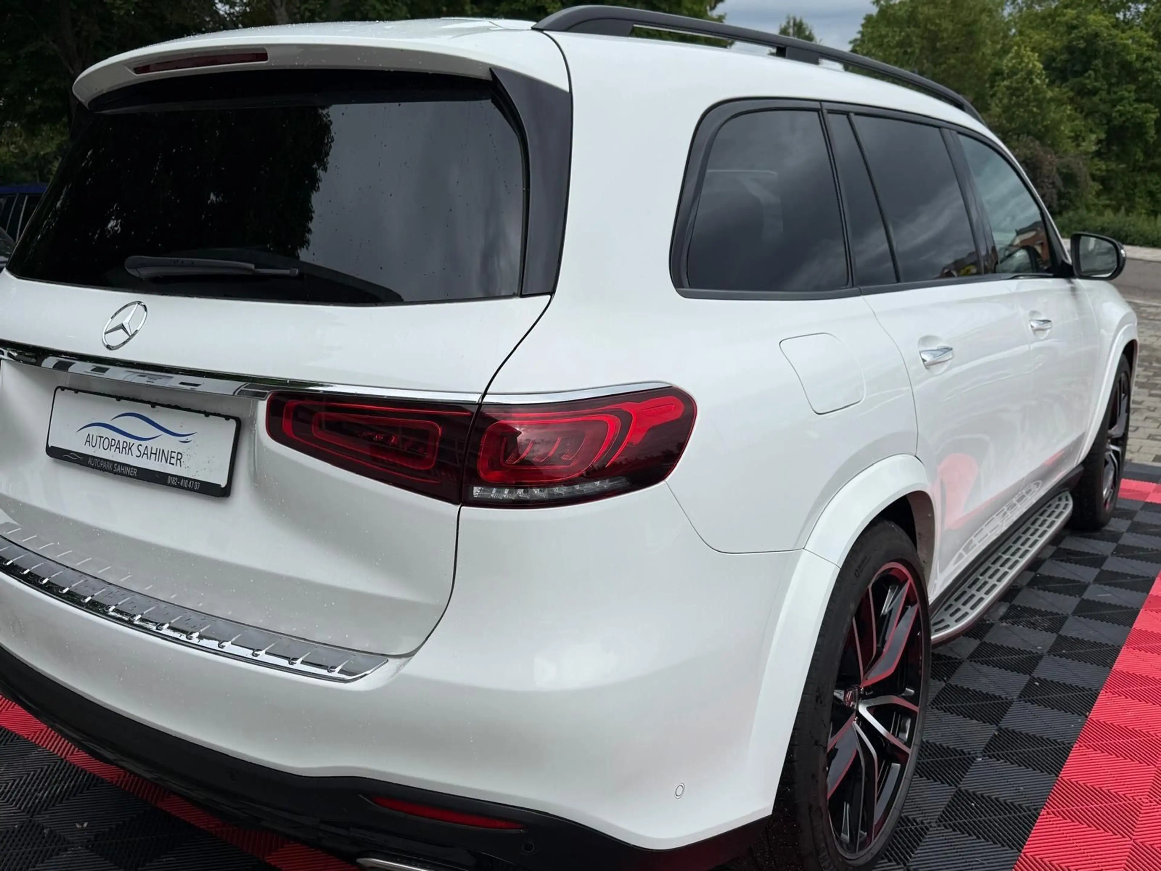 Mercedes-Benz GLS 580 AMG*4M*360°*PANO*LUFT* — photo 14