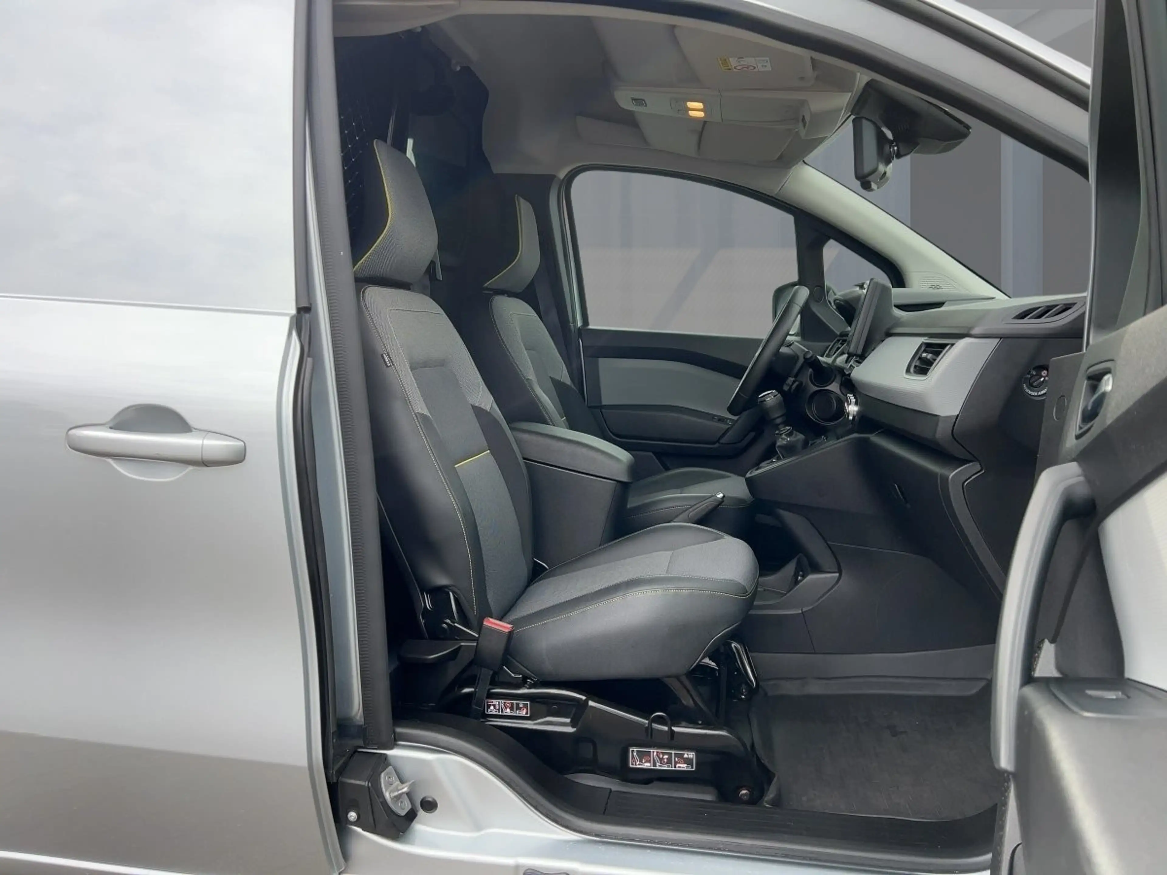 Renault Kangoo RAPID EXTRA TCe 100 RÜCKFAHRKAMERA — photo 8