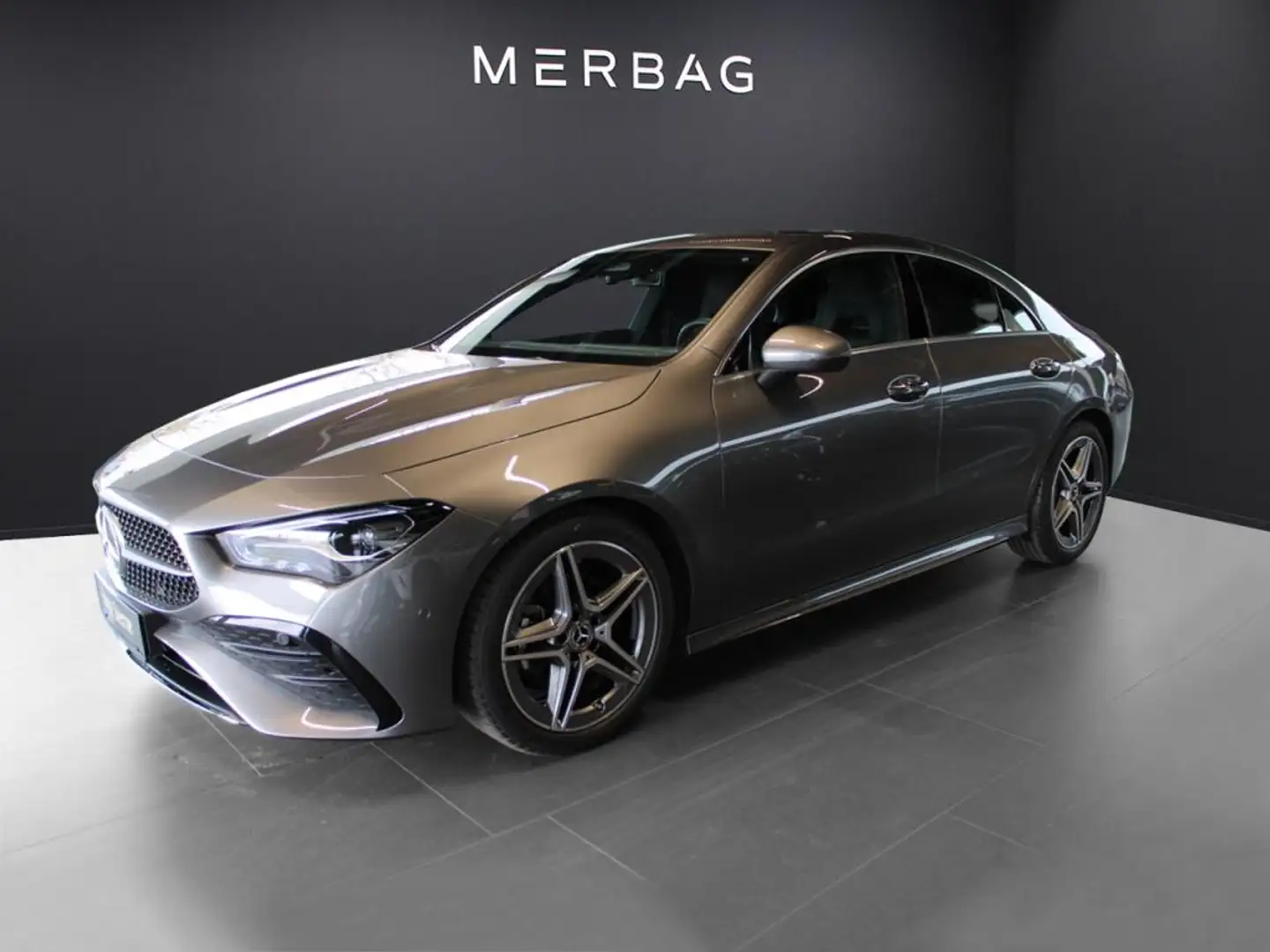 Mercedes-Benz CLA 180 CP *AMG Nav LED KeyGo Kamera WinterPaket Grau - 2