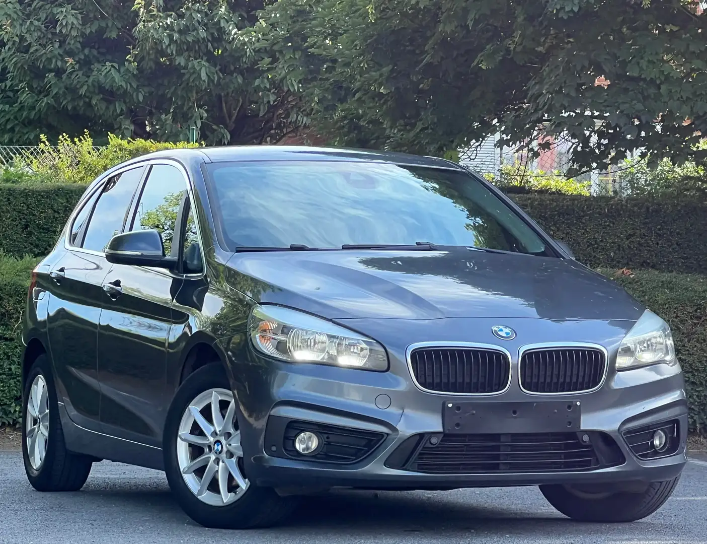 BMW 216 Active Tourer 216 d/NAVI/KEYLESS-GO Grijs - 1