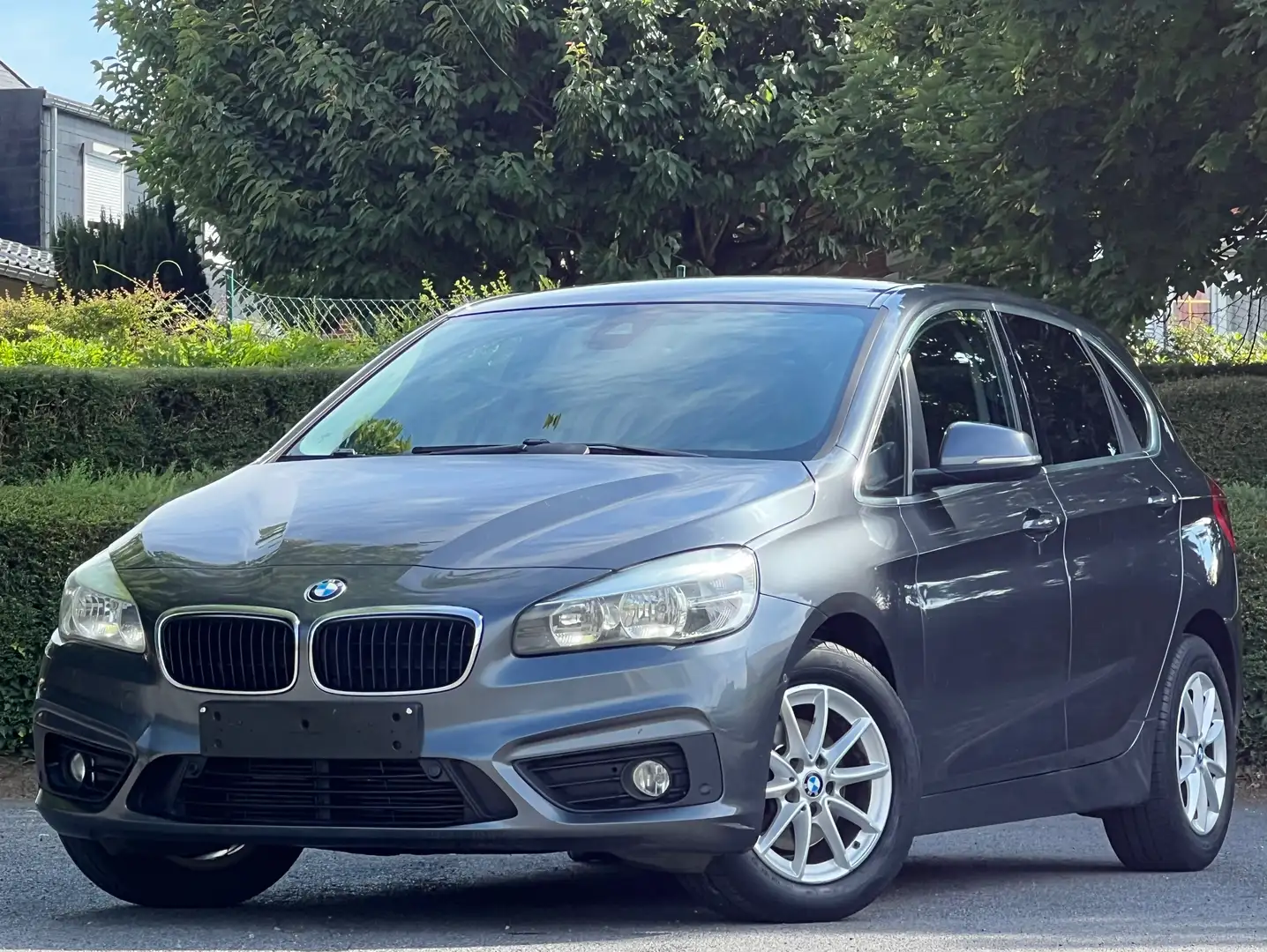 BMW 216 Active Tourer 216 d/NAVI/KEYLESS-GO Grijs - 2