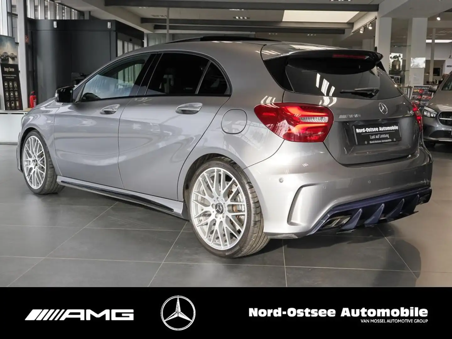 Mercedes-Benz A 45 AMG AMG A 45 4M NIGHT PANO HARMAN-KARDON LED KAMERA Gris - 2