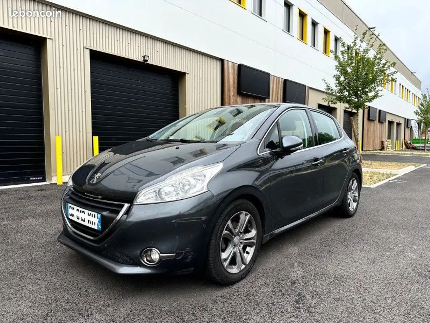Peugeot 208 1.2 PURETECH ALLURE DISTRIBUTION NEUVE Gris - 1