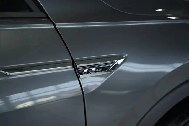 Volkswagen Tiguan view 13