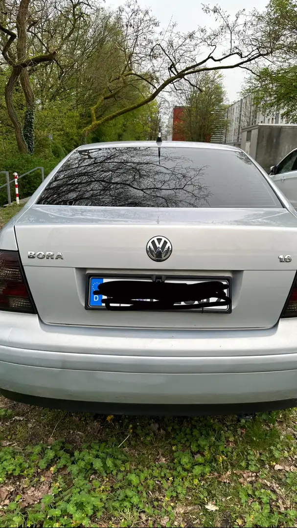 Volkswagen Bora 1.6 Plateado - 2
