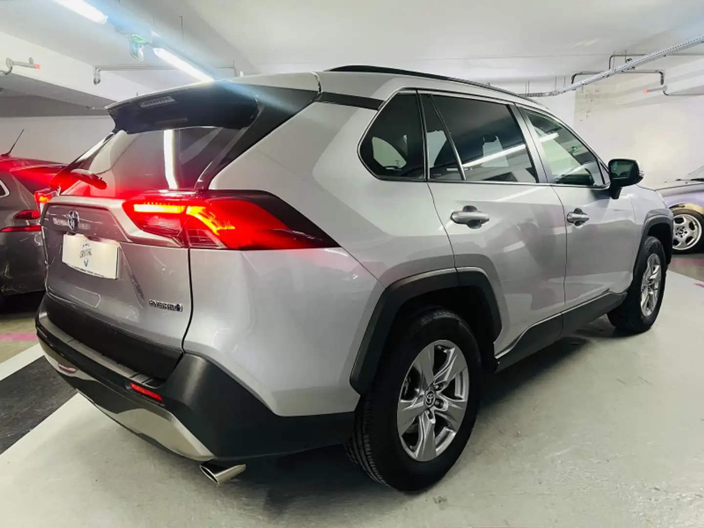 Toyota RAV 4 2.5 HYBRIDE 218CH DYNAMIC BUSINESS 2WD + PROGRAMME BEYOND ZERO ACADEMY MY24 Gri - 2