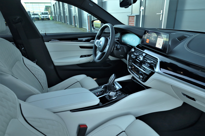 BMW 540 5-serie Touring 540i xDrive High Executive M-Sport — photo 11