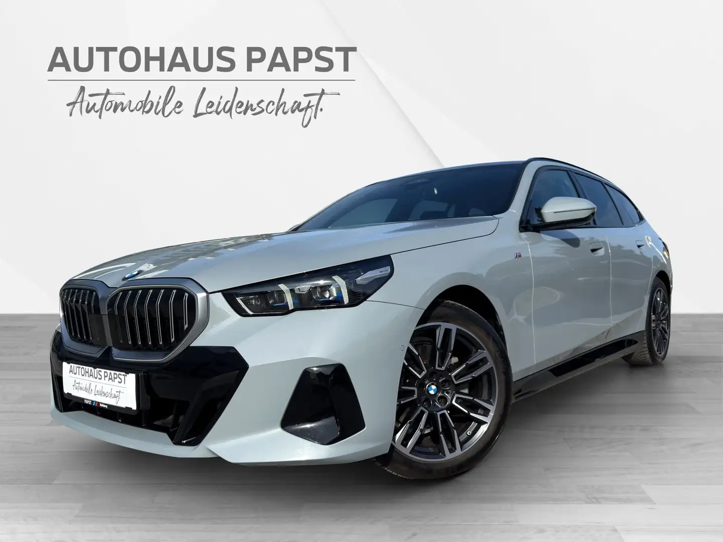BMW 520 *** M-SPORT *** NP 93.500 *** MEGA AUSSTATTUNG *** Grau - 1