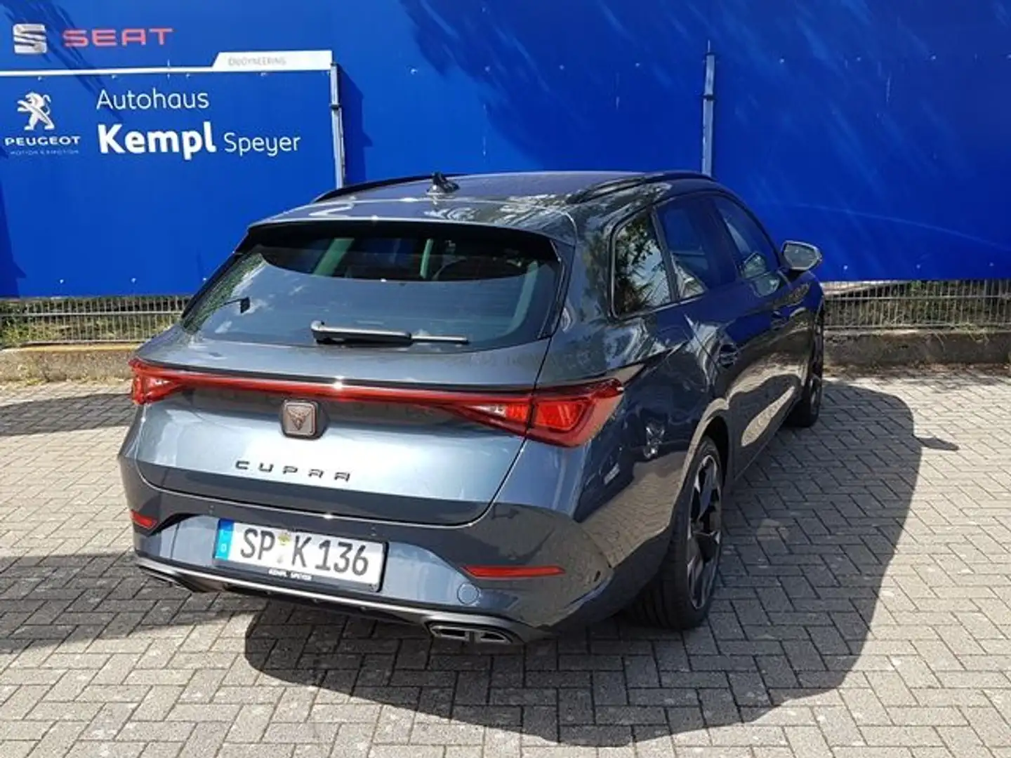 CUPRA Leon Sportstourer 1.5 eTSI DSG Gris - 2