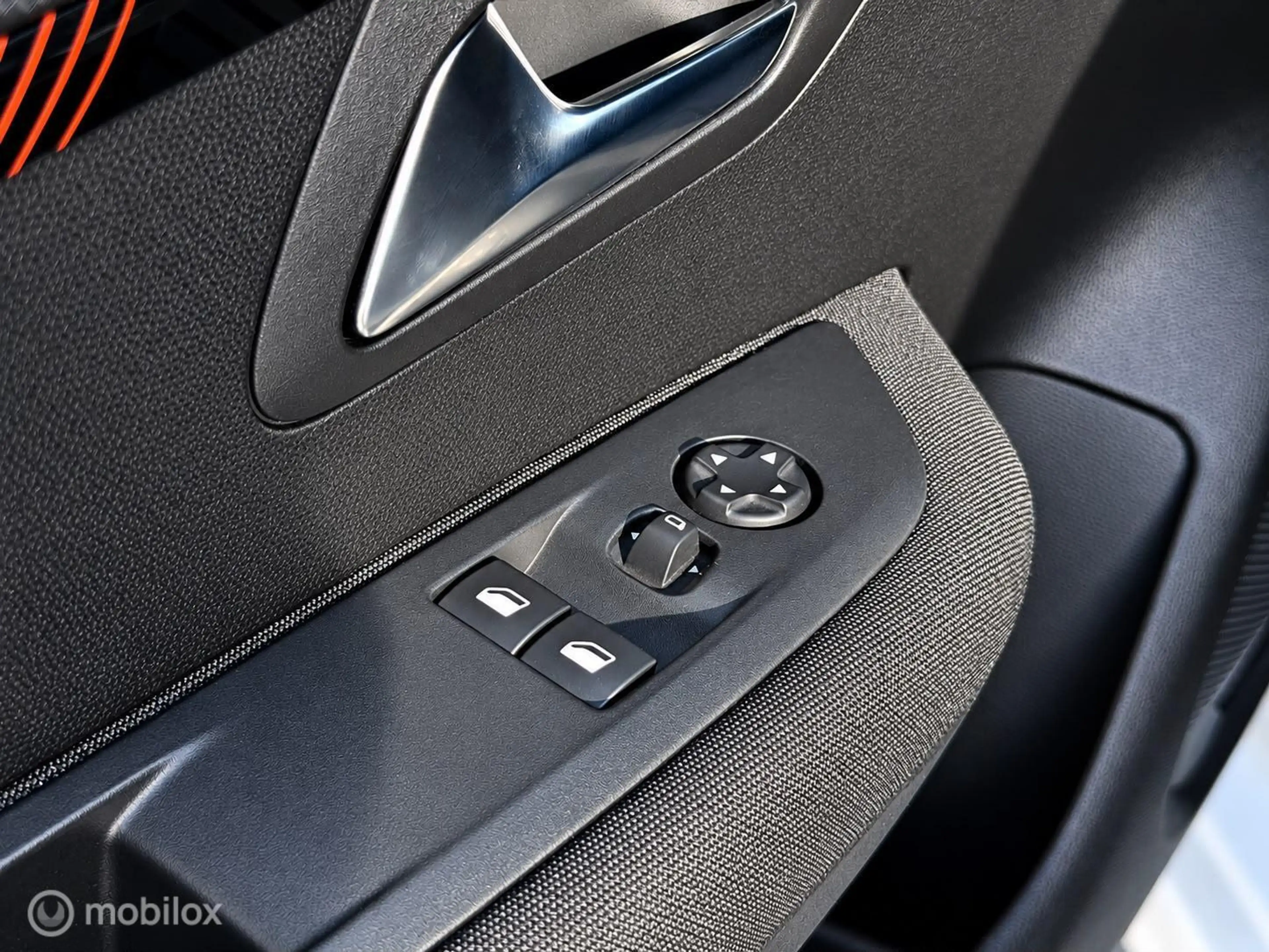 Peugeot 208 1.2 PureTech Active — photo 14