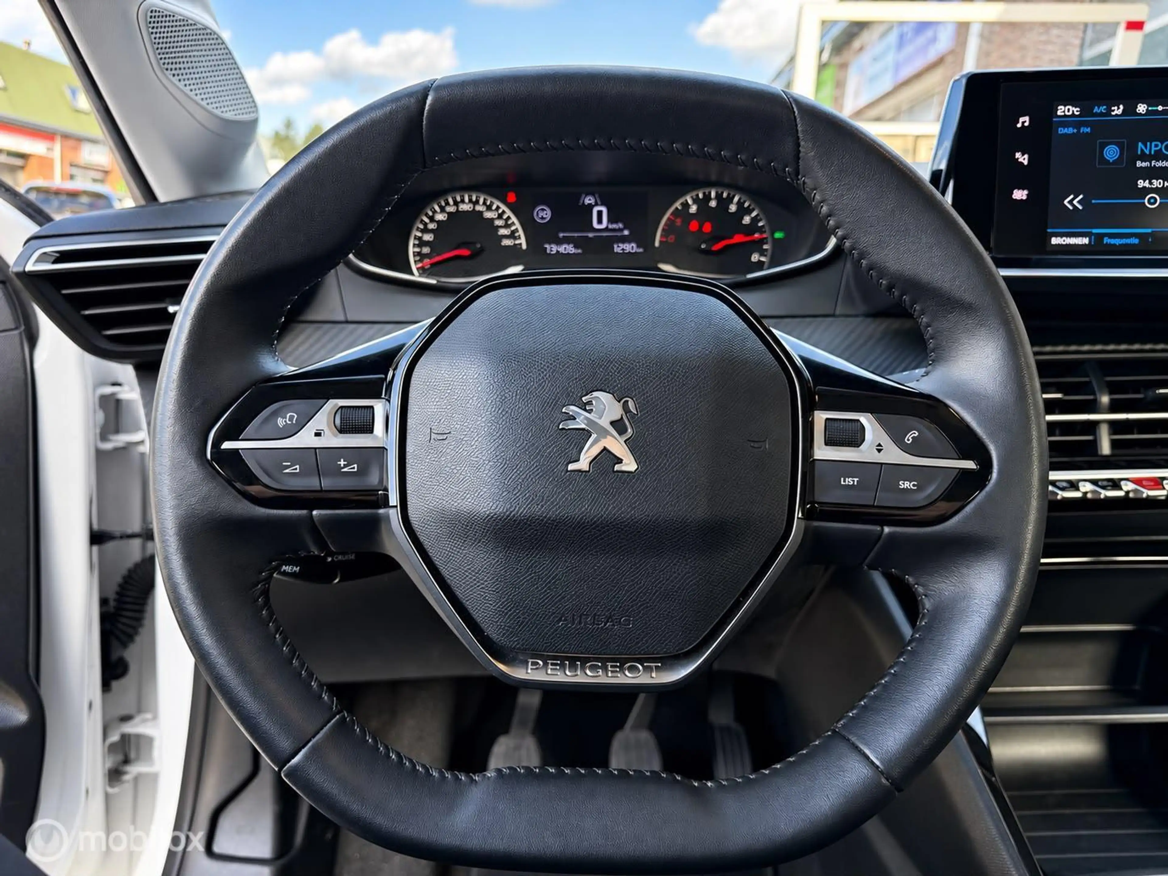 Peugeot 208 1.2 PureTech Active — photo 10