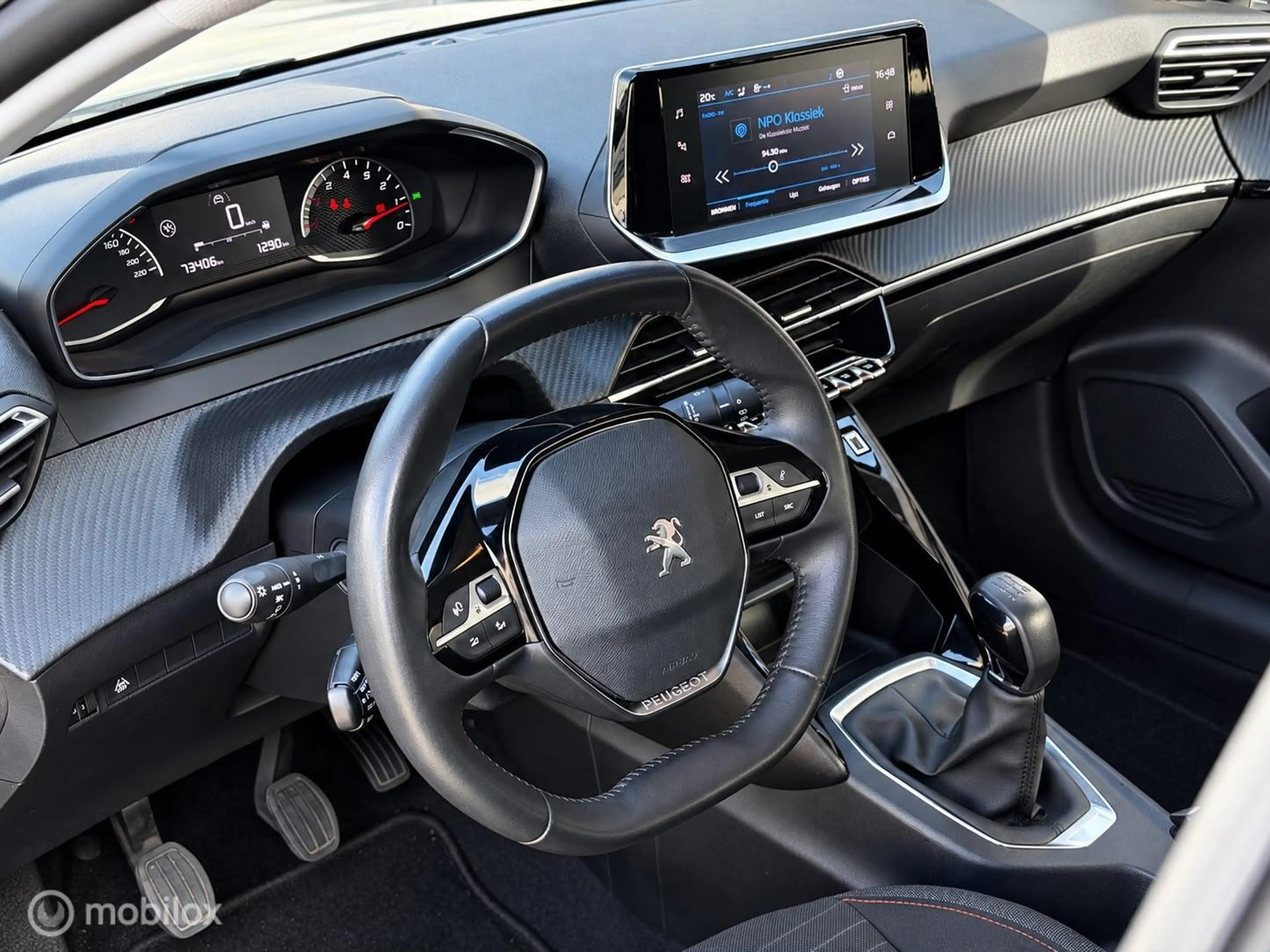Peugeot 208 1.2 PureTech Active — photo 9