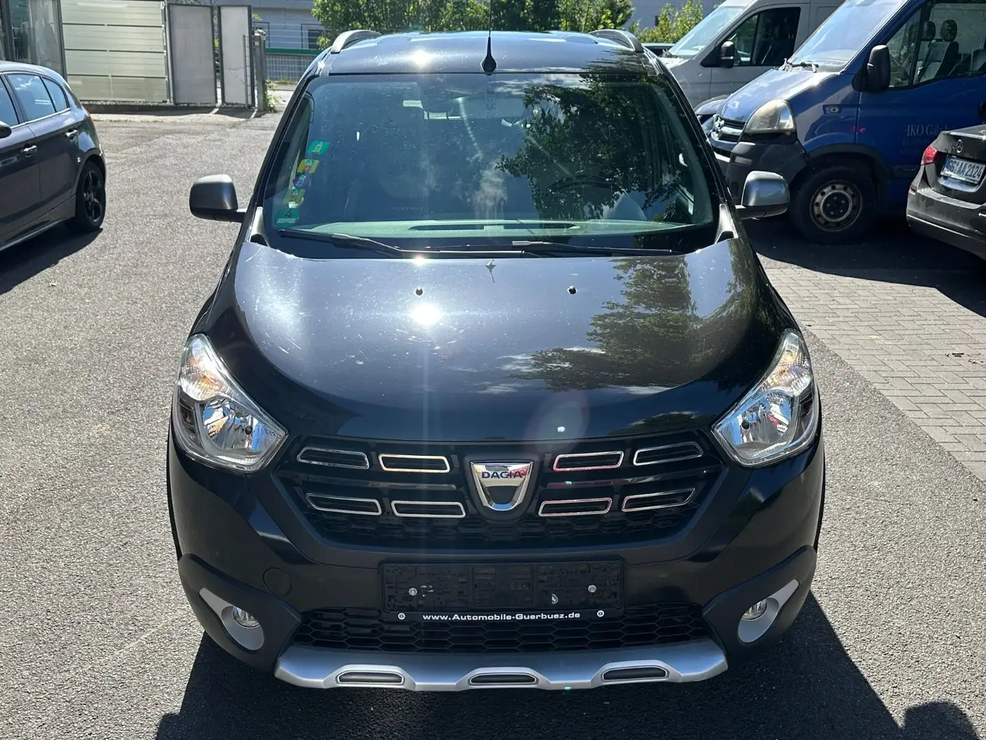 Dacia Lodgy Stepway Plus~1.HAND~NAVI~RFK~PDC~EU6 Чорний - 2