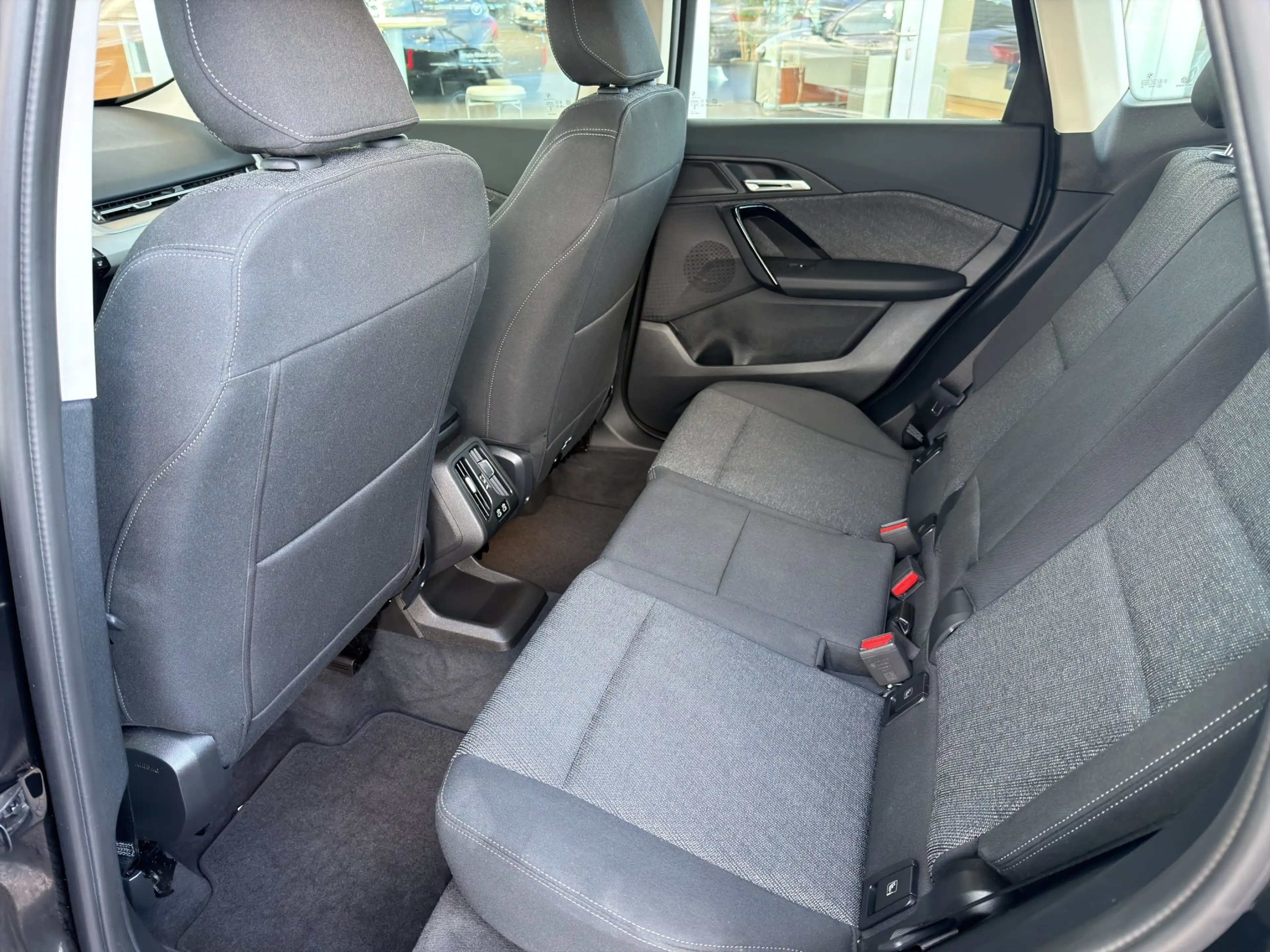 BMW X1 sDrive18i AHK.Driving A.SH.ParkA.DAB.LRheiz. — photo 8