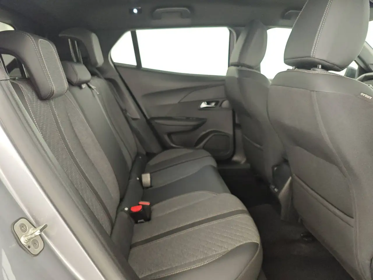 Peugeot 2008 1.2 hybrid Style 145cv e-dcs6, миниатюра 8