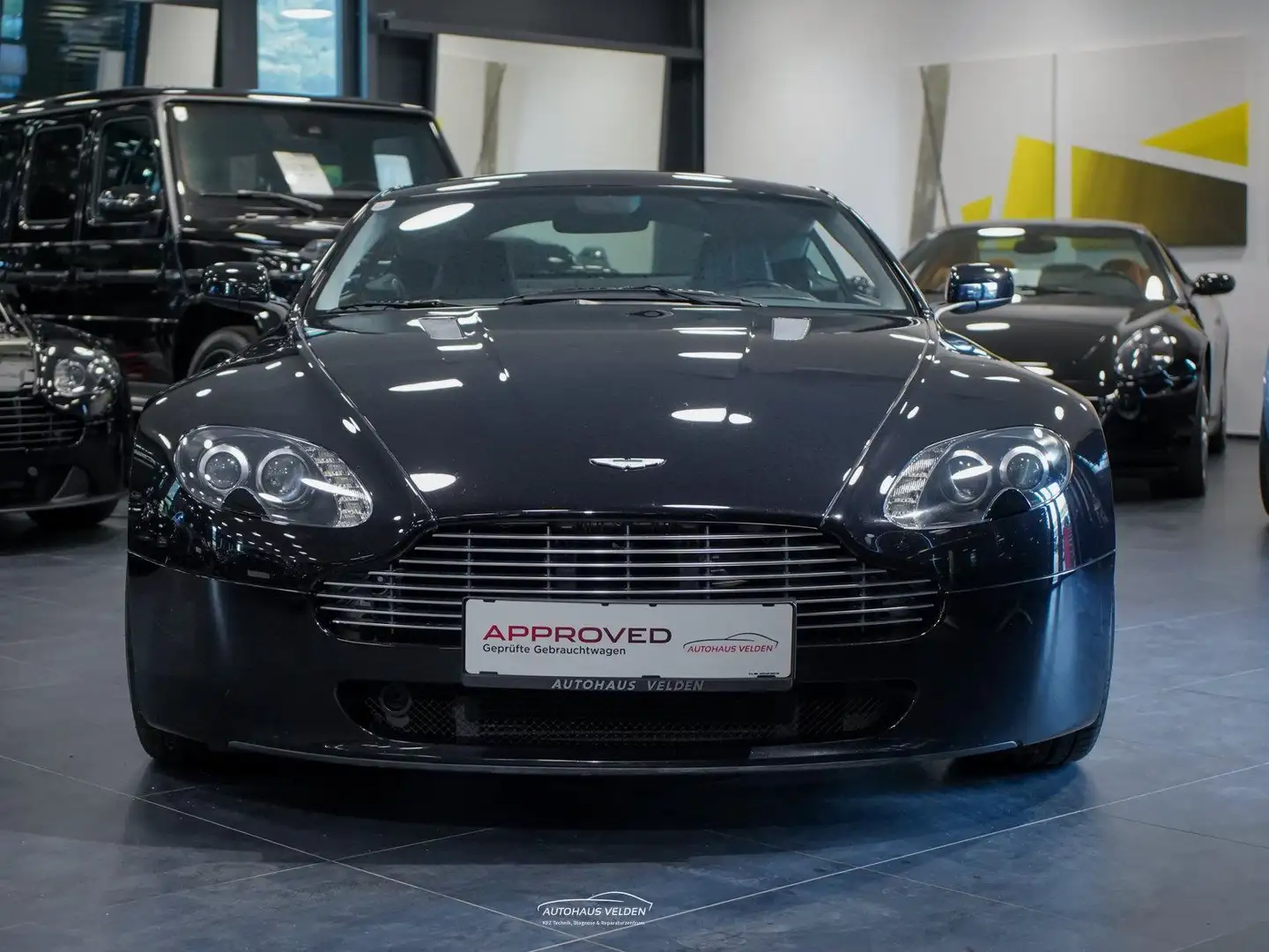 Aston Martin V8 Vantage Černá - 2