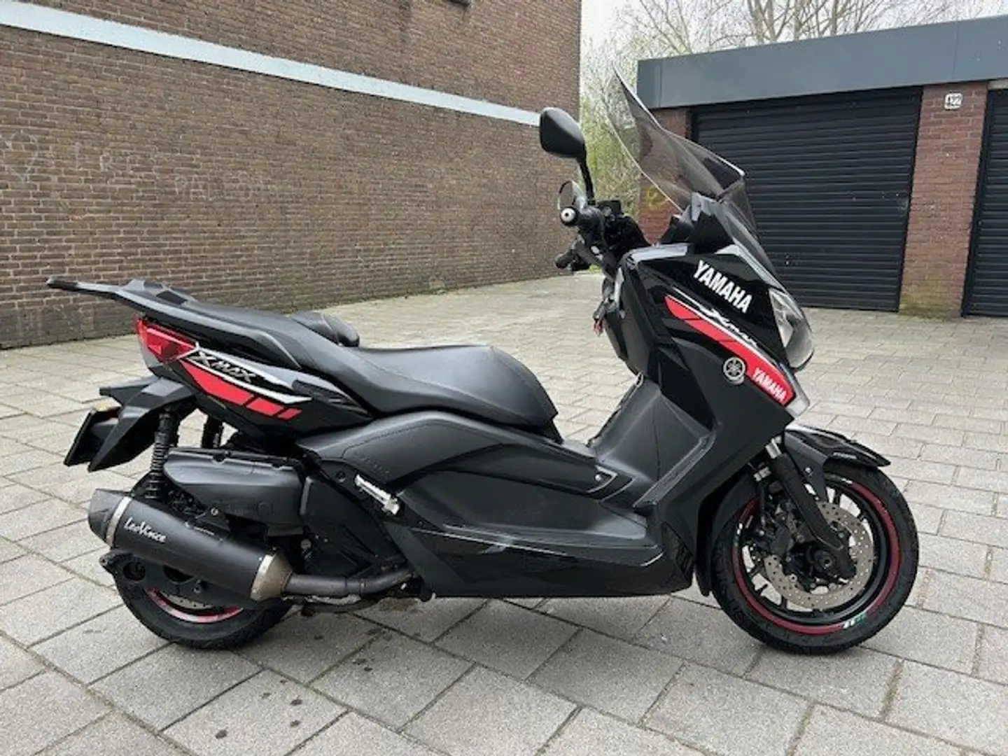 Yamaha X-Max 400 Schwarz - 1
