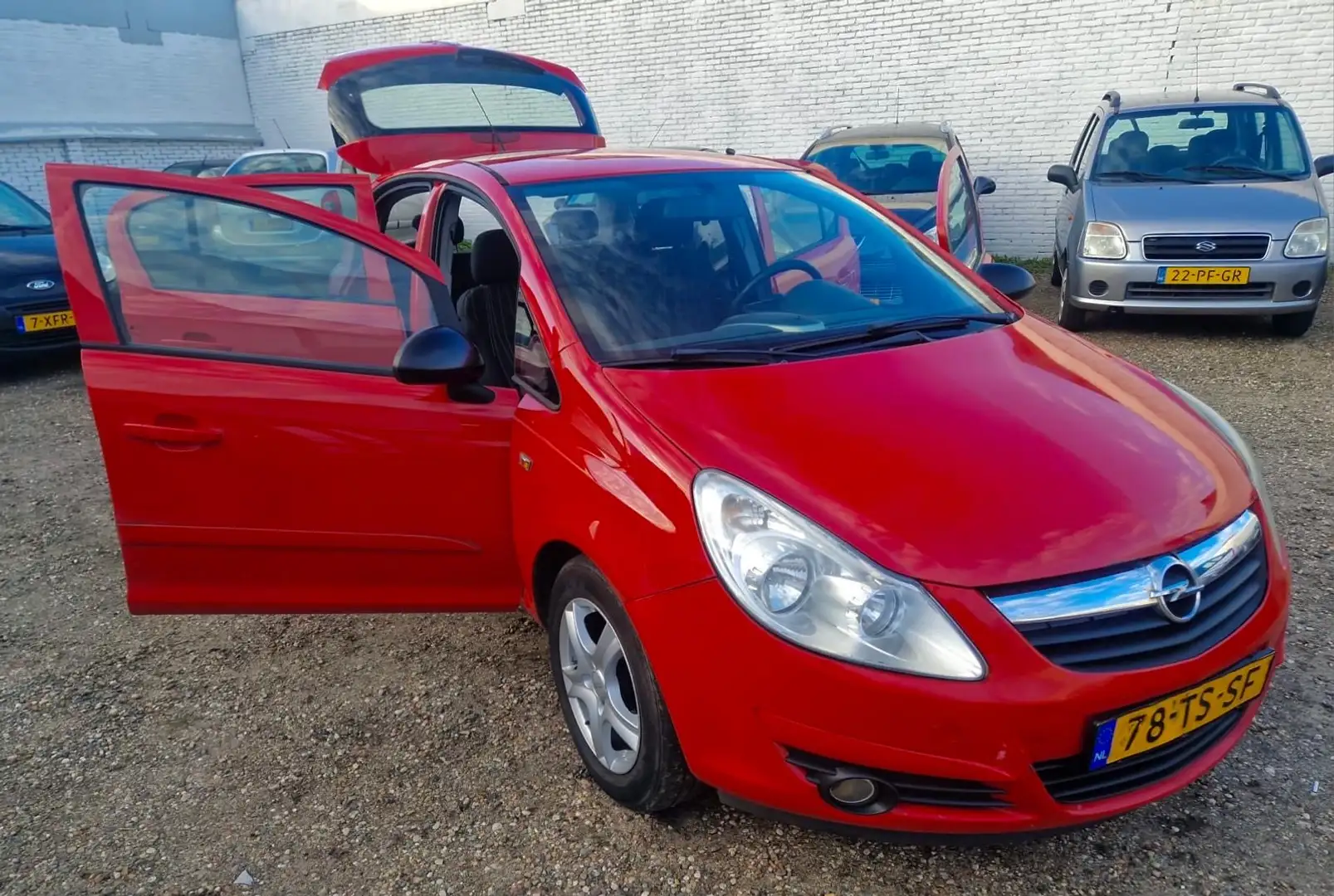 Opel Corsa Opel Corsa 1.2 16V 5D, Nwe APK, inc STUUR/STOEL VW Rood - 2