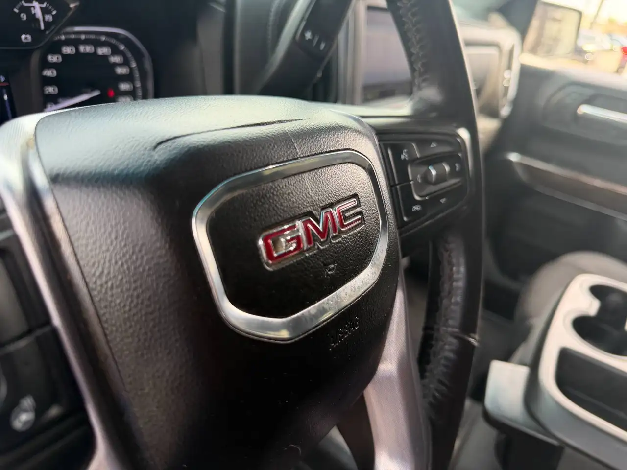 GMC Sierra 1500 снимка GMC Sierra 1500