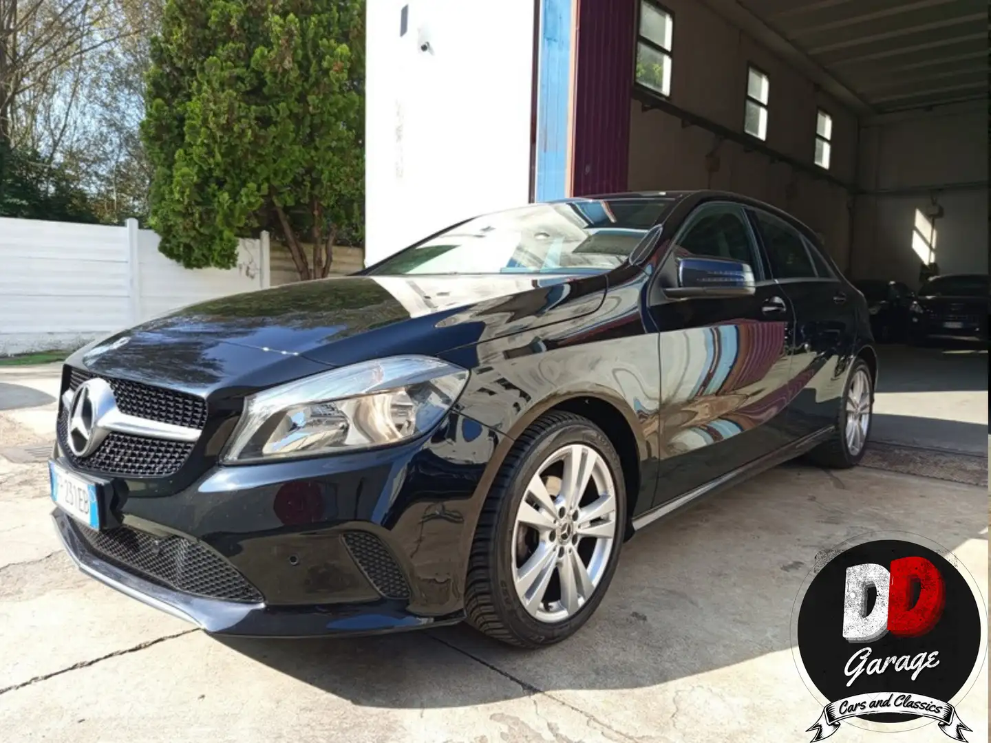Mercedes-Benz A 180 Classe A - W176 d Sport auto my16 Zwart - 1