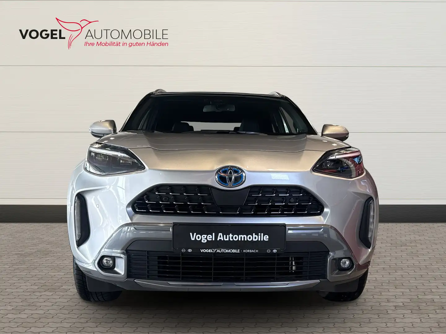 Toyota Yaris Cross Hybrid AWD-i Adventure +4x4+Navi+HUD+ Argent - 2