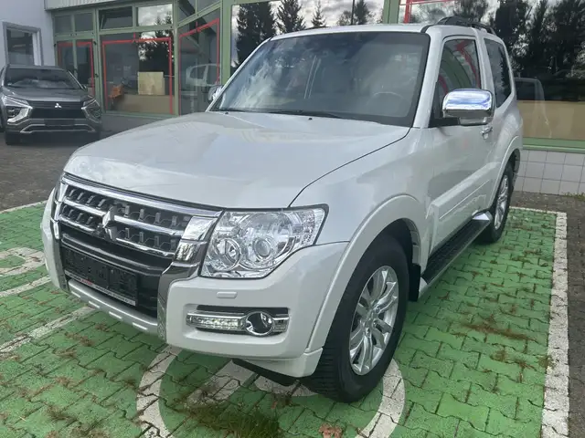 Mitsubishi Pajero 3.2 DI-D Top (3-trg.)