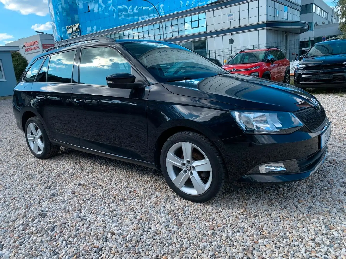 Skoda Fabia Combi Cool Plus * Einparkhilfe * gepflegt Schwarz - 1