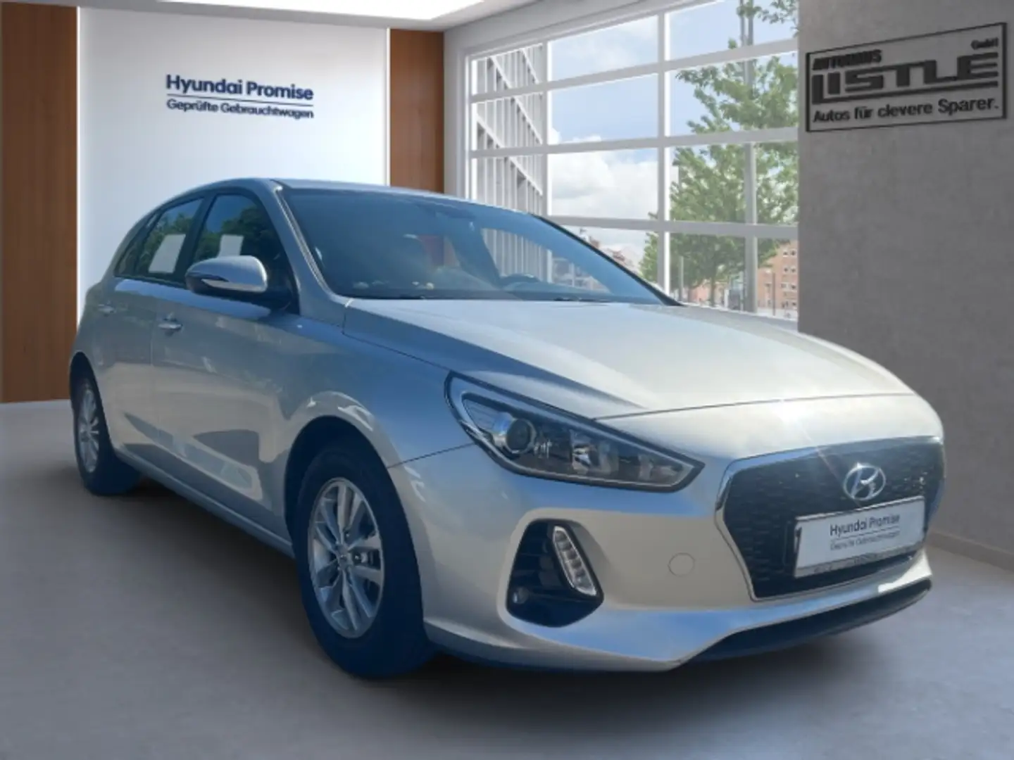 Hyundai i30 Select 1.4 Fahrerprofil Spurhalteass. Fernlichtass Silber - 2