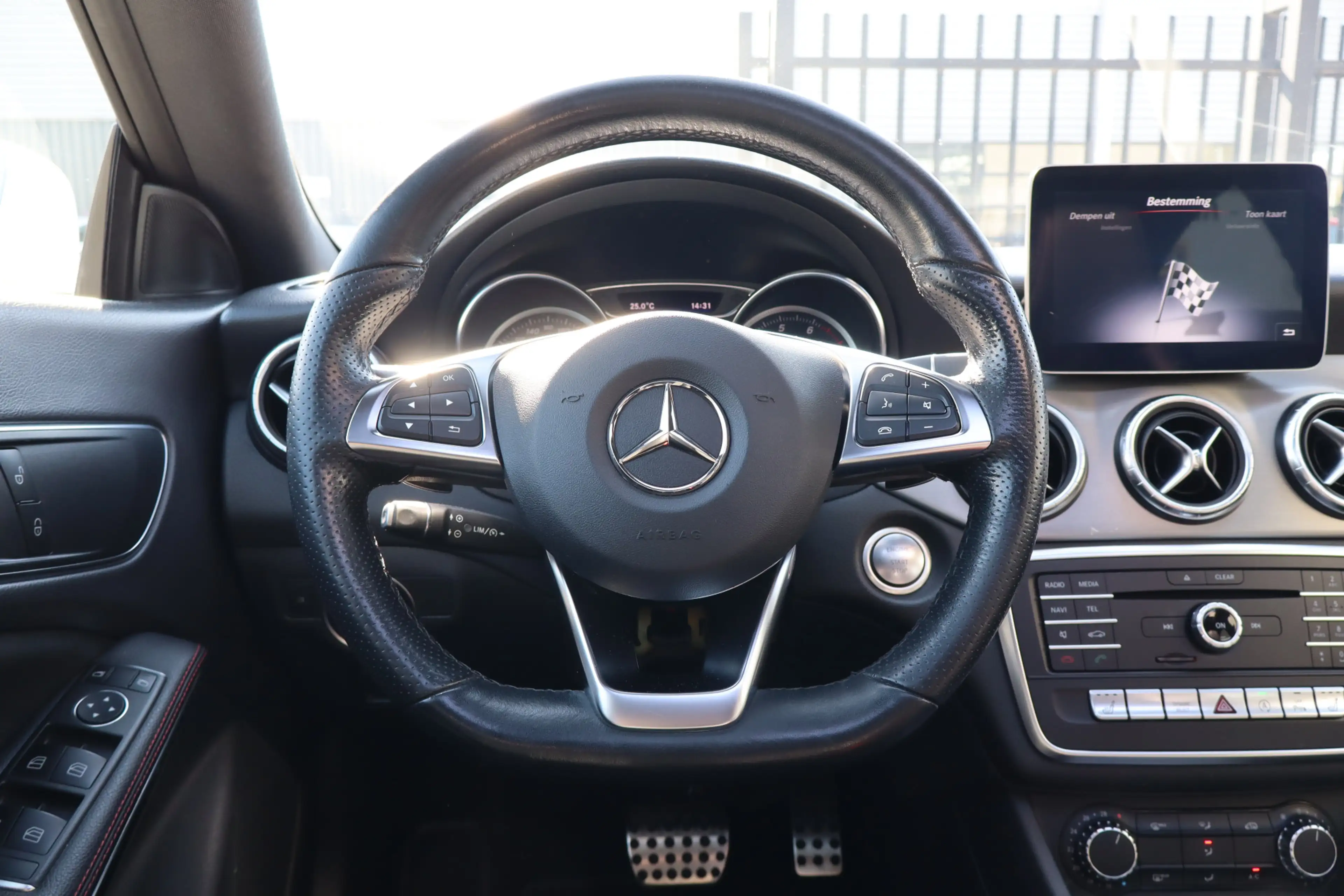 Mercedes-Benz CLA 180 AMG Automaat NL auto/Panoramadak/Achteruitrijcamer — photo 14