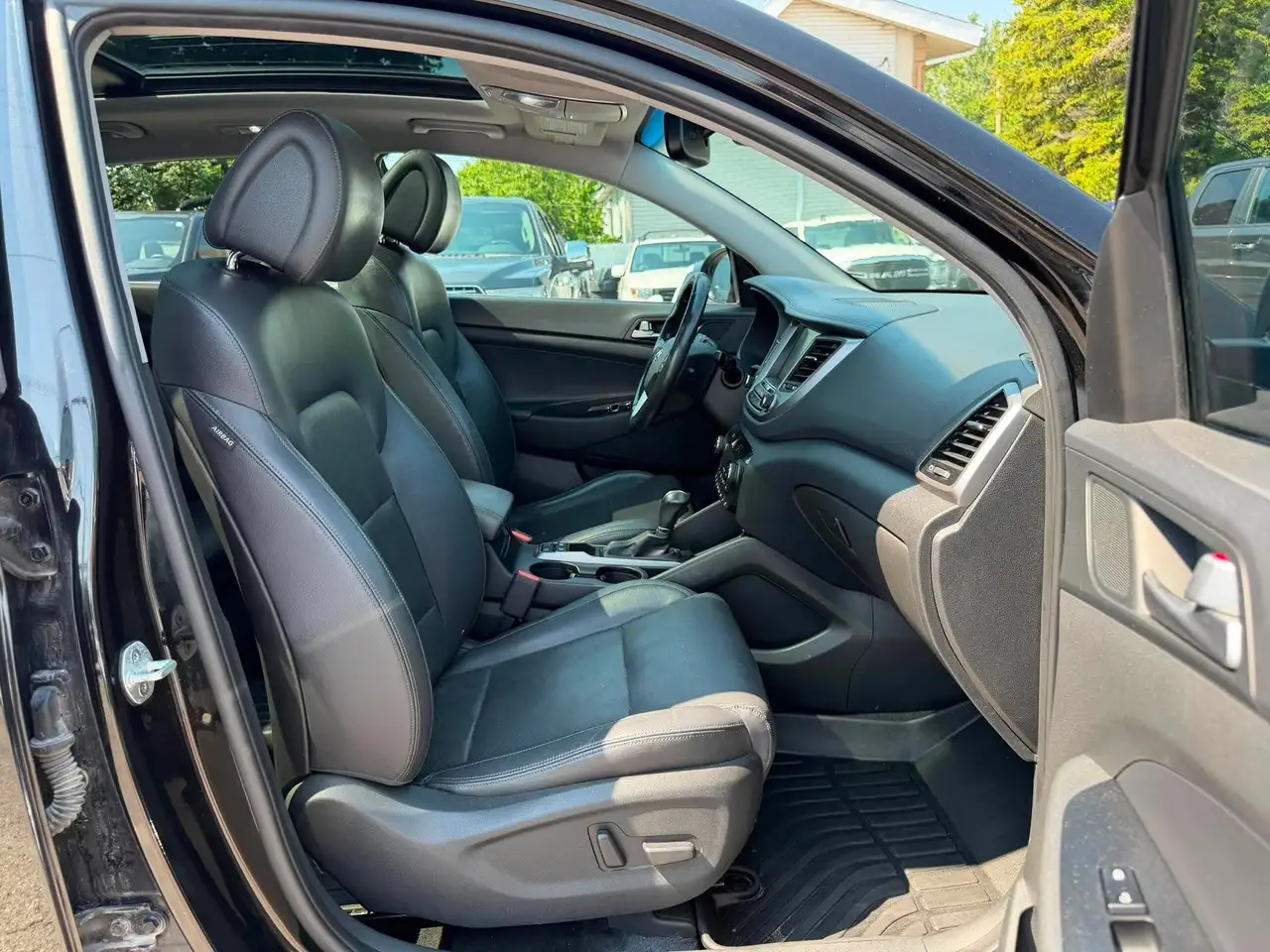 Hyundai TUCSON снимка Hyundai TUCSON