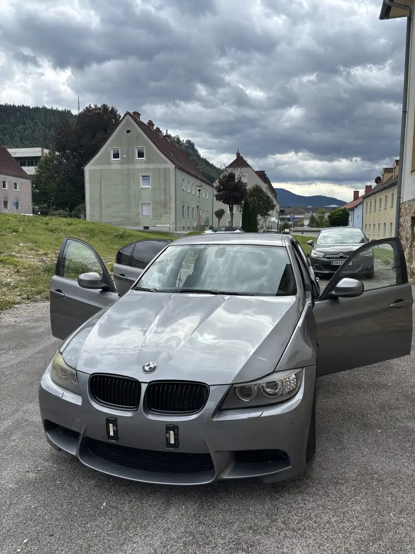 BMW 318 318d Advantage Grau - 1