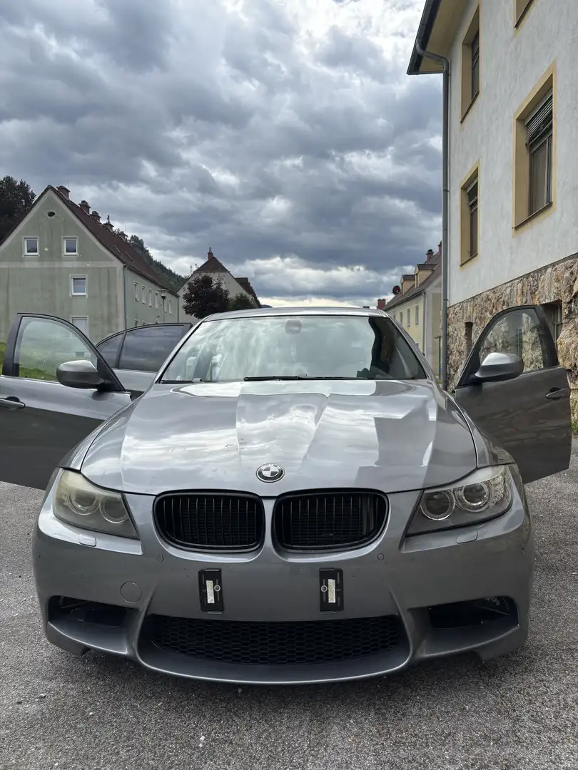 BMW 318 318d Advantage Grau - 2
