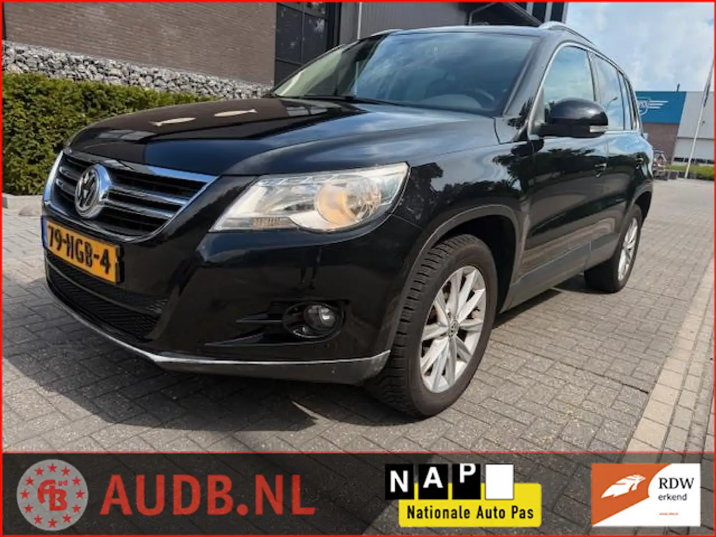 Volkswagen Tiguan 1.4 TSI Sport&Style 4Motion | LEER|CLIMA|STOELVERW Negro - 1