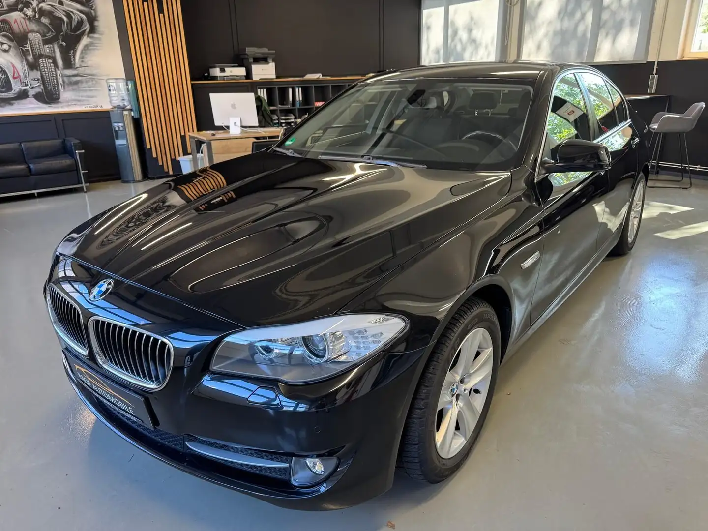 BMW 520 Baureihe 5 Lim. 520i BI-XENON AHK SHZ KLIMA PDC Noir - 1