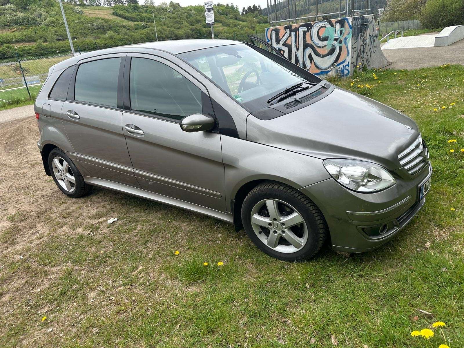 Second hand Mercedes Benz B-Class 200