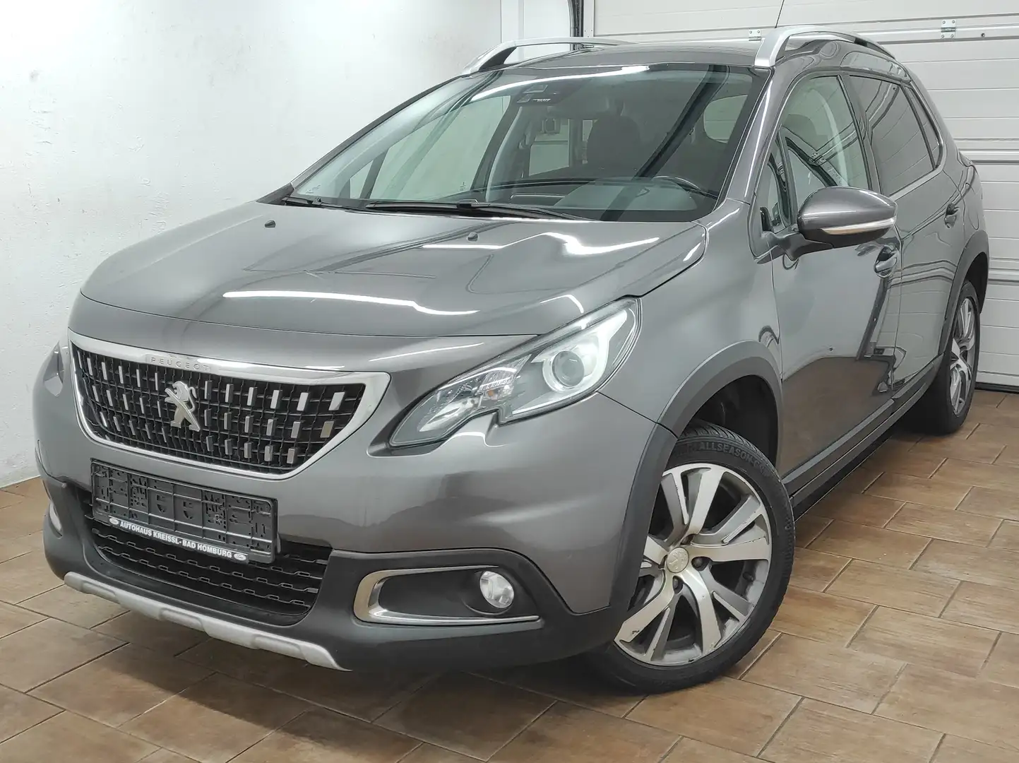Peugeot 2008 ALLURE 1.2 LED KLIMAA EURO-6 PDC SHZ *TÜV NEU* Grigio - 2
