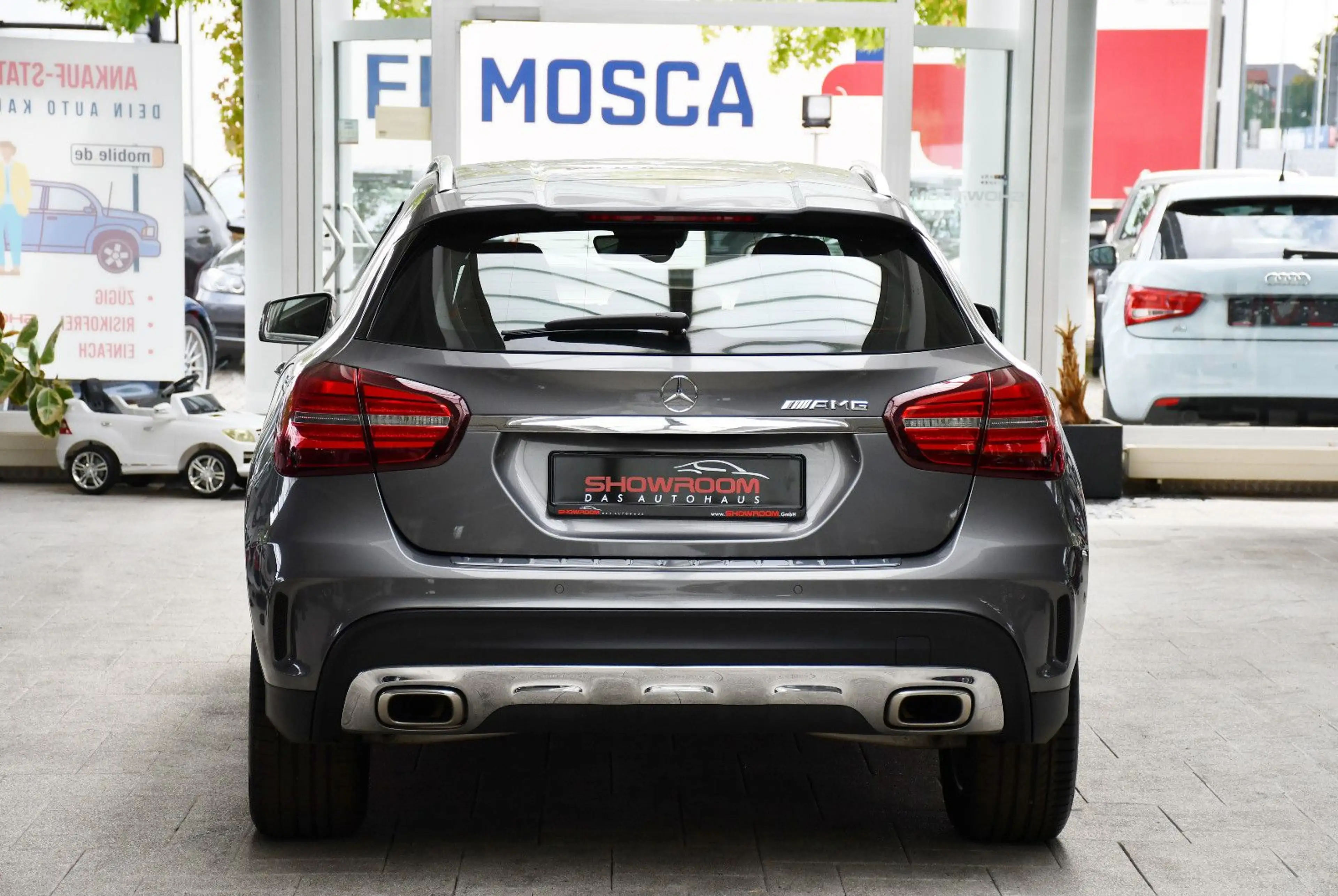 Mercedes-Benz GLA 180 Automatik AMG-Line DAB Navi LED — photo 6
