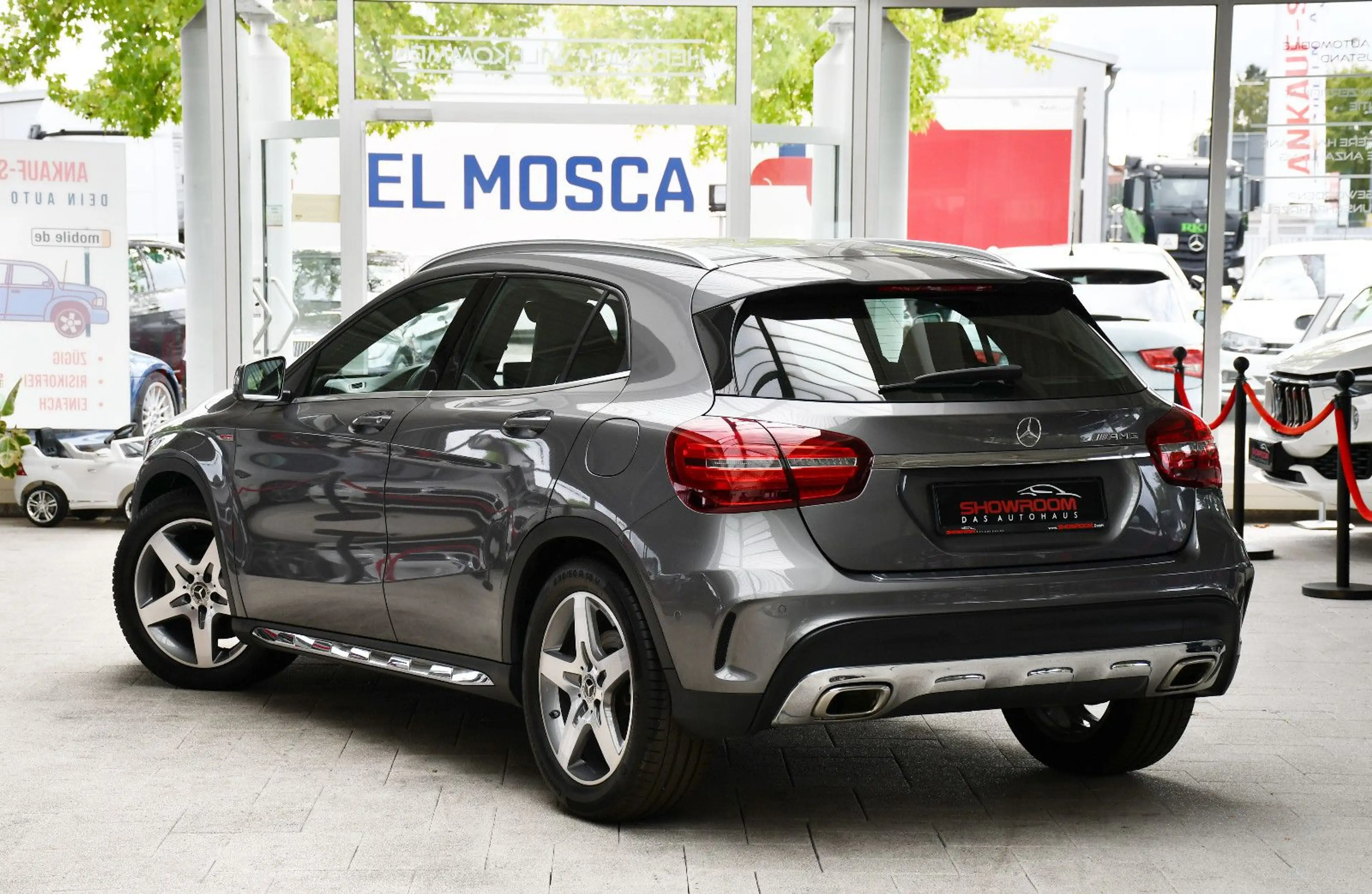 Mercedes-Benz GLA 180 Automatik AMG-Line DAB Navi LED — photo 4