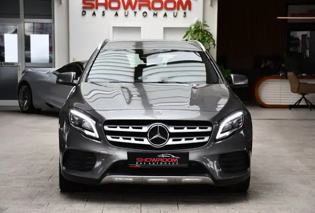 Mercedes-Benz GLA view 5