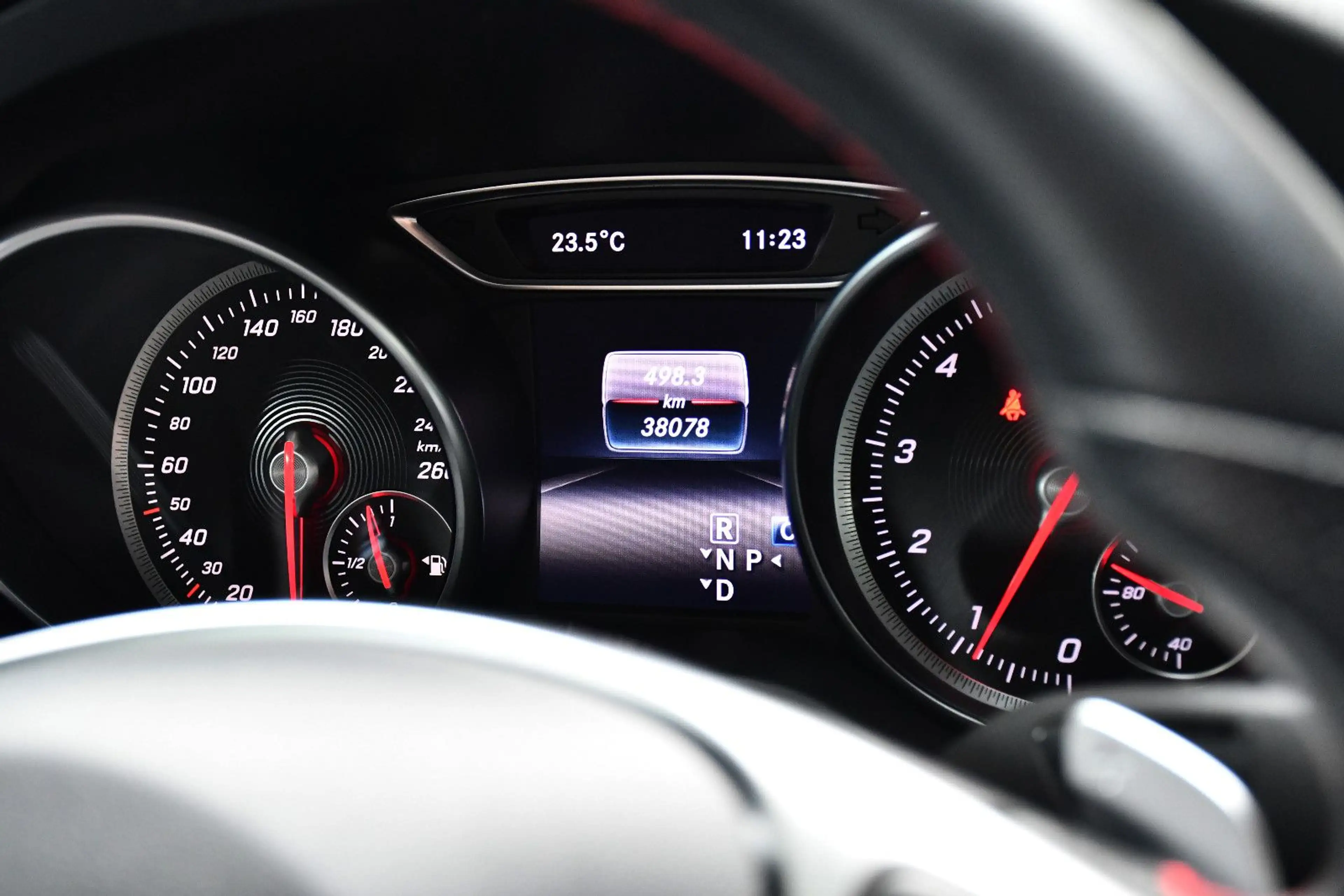 Mercedes-Benz GLA 180 Automatik AMG-Line DAB Navi LED — photo 14